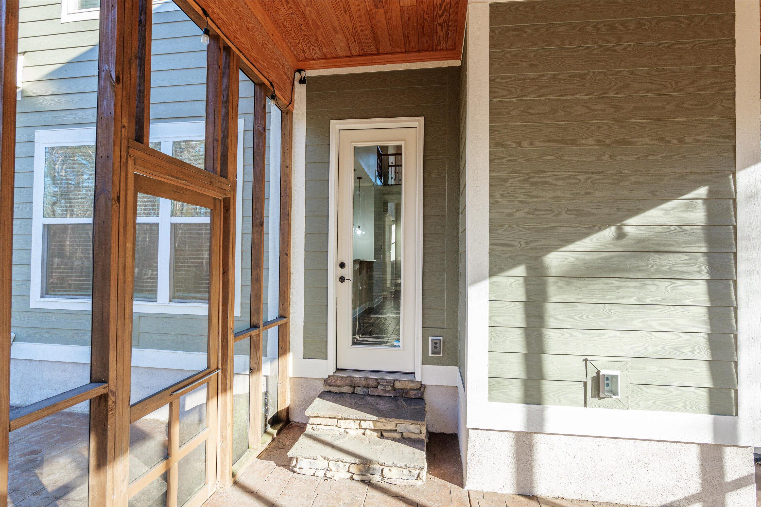 1008 KALMIA Circle