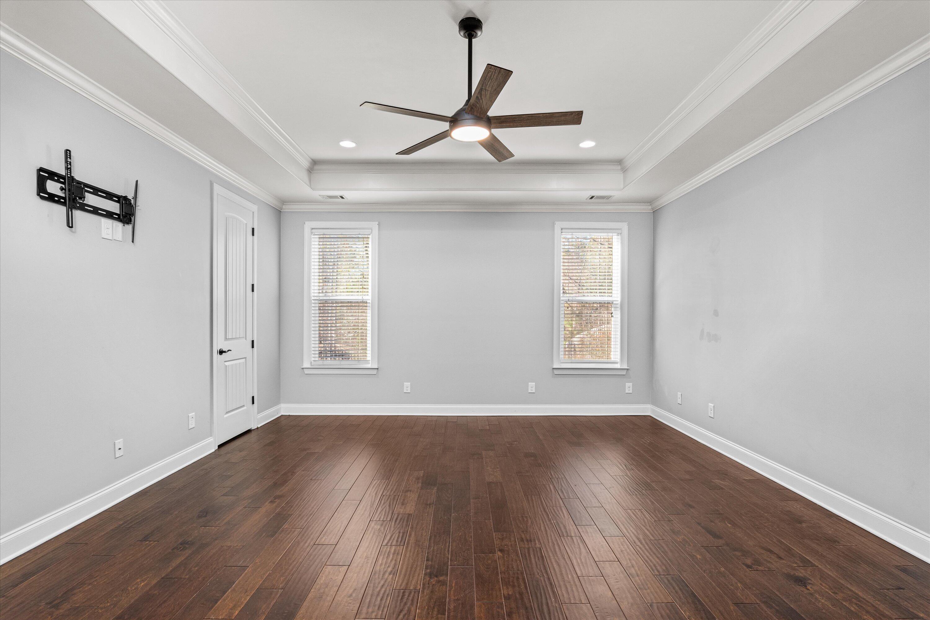 1008 KALMIA Circle
