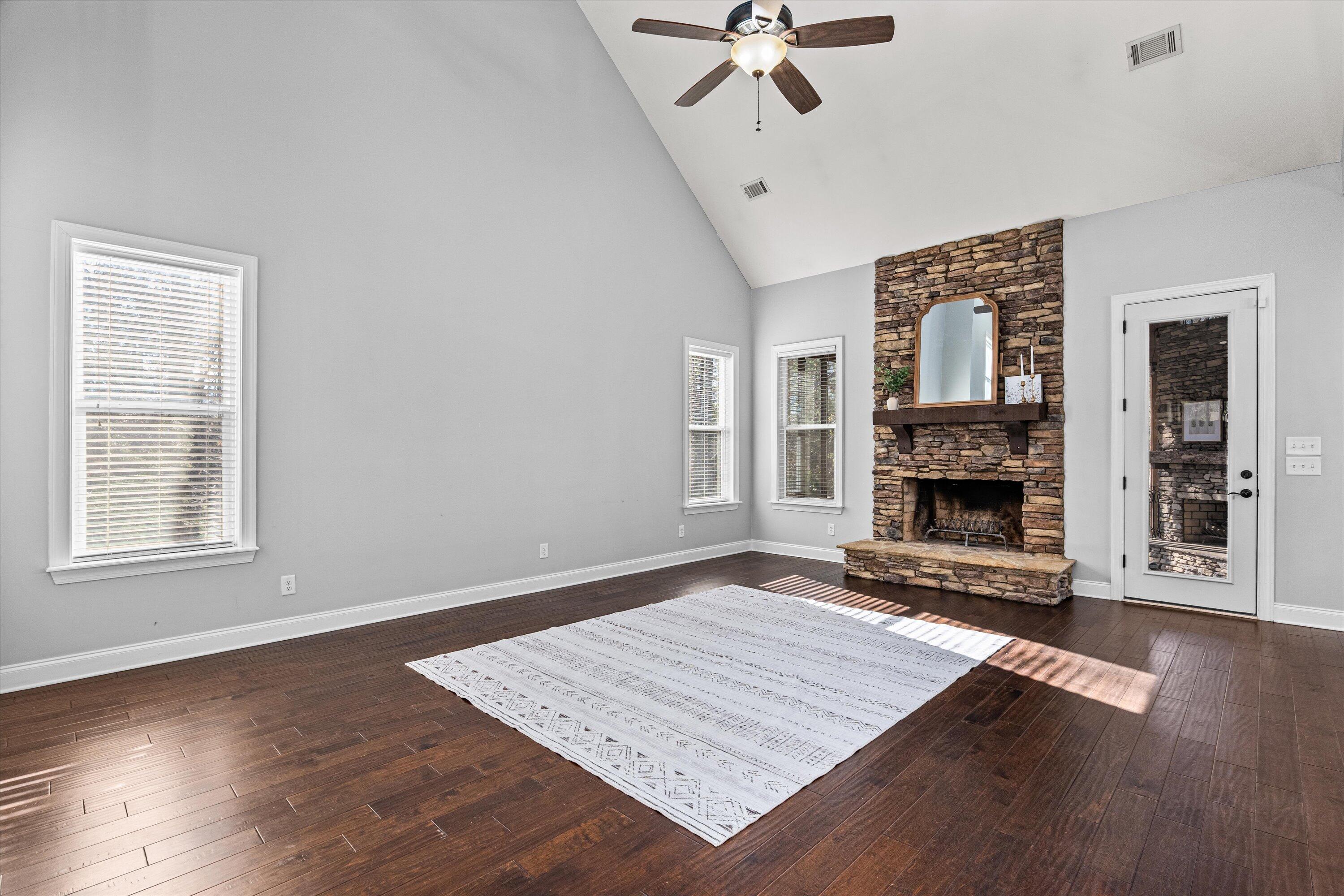 1008 KALMIA Circle
