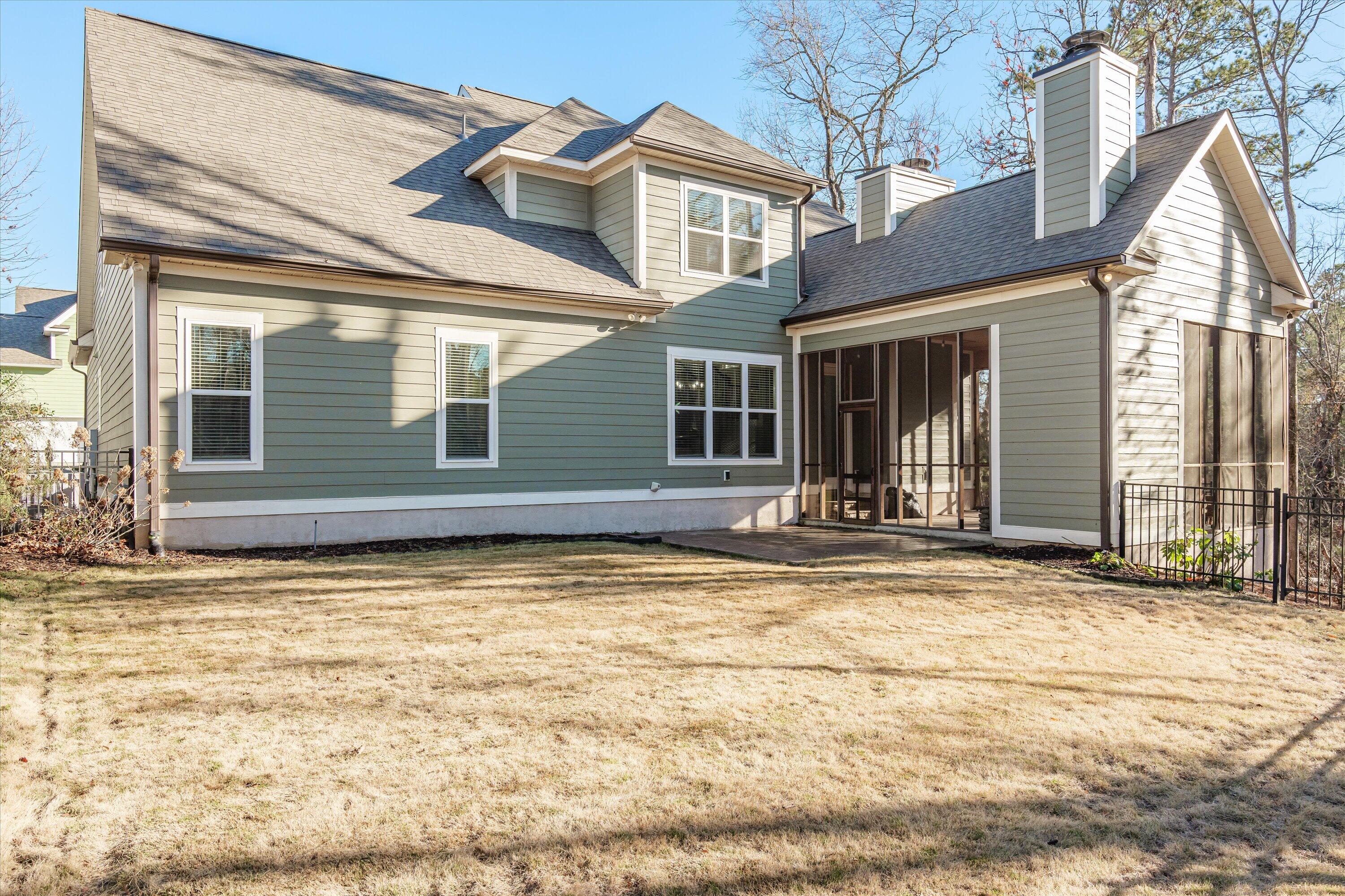 1008 KALMIA Circle