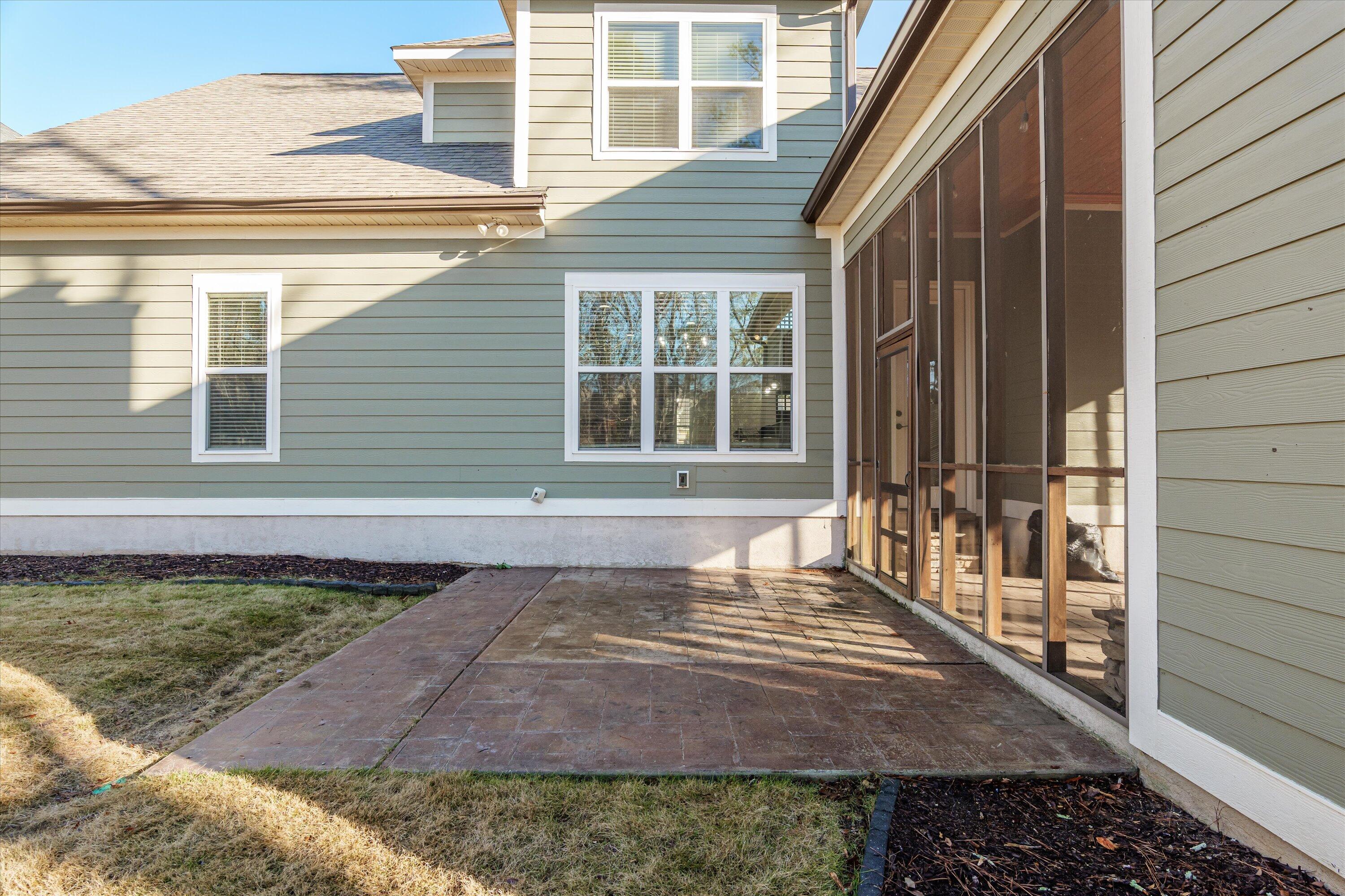 1008 KALMIA Circle