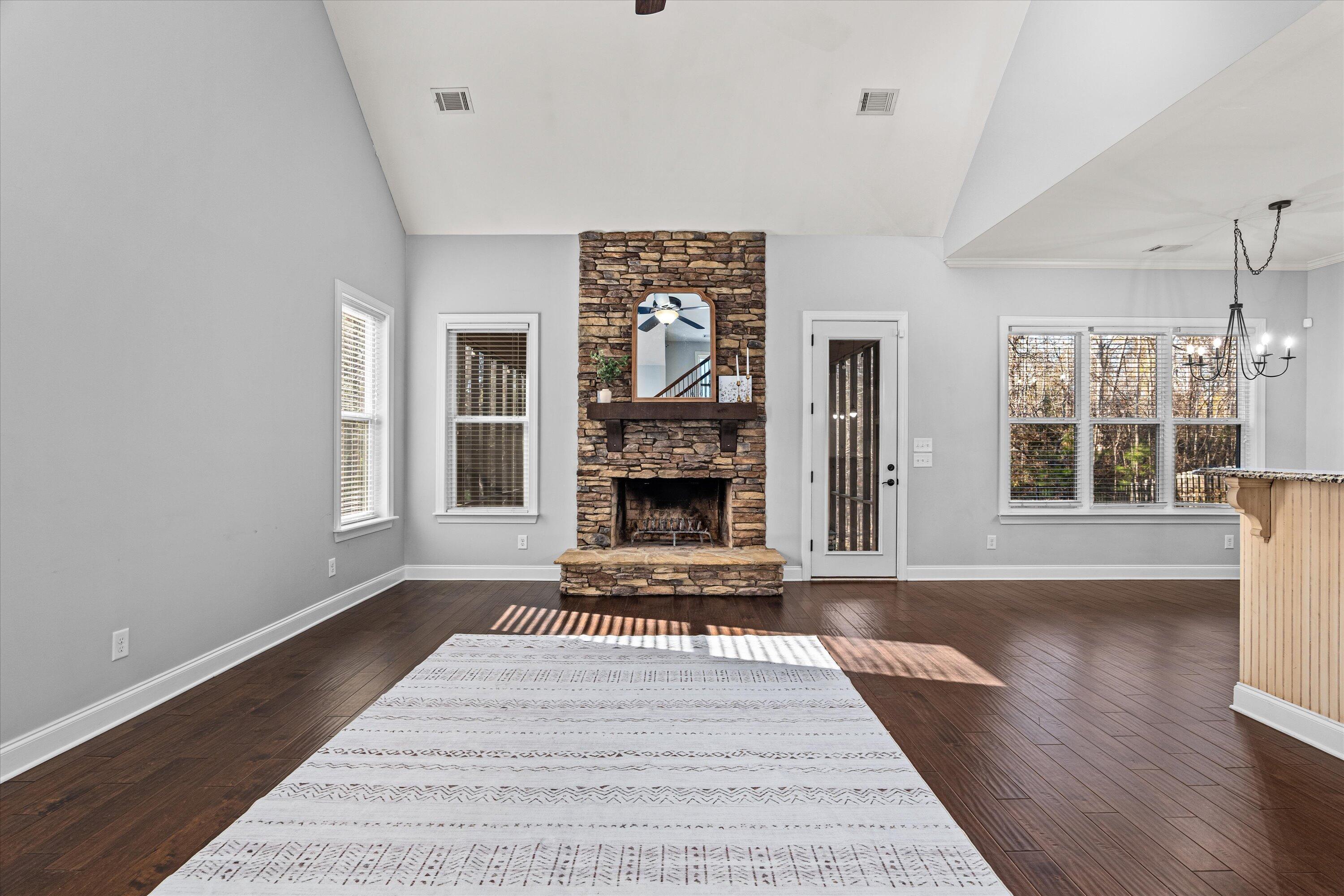 1008 KALMIA Circle