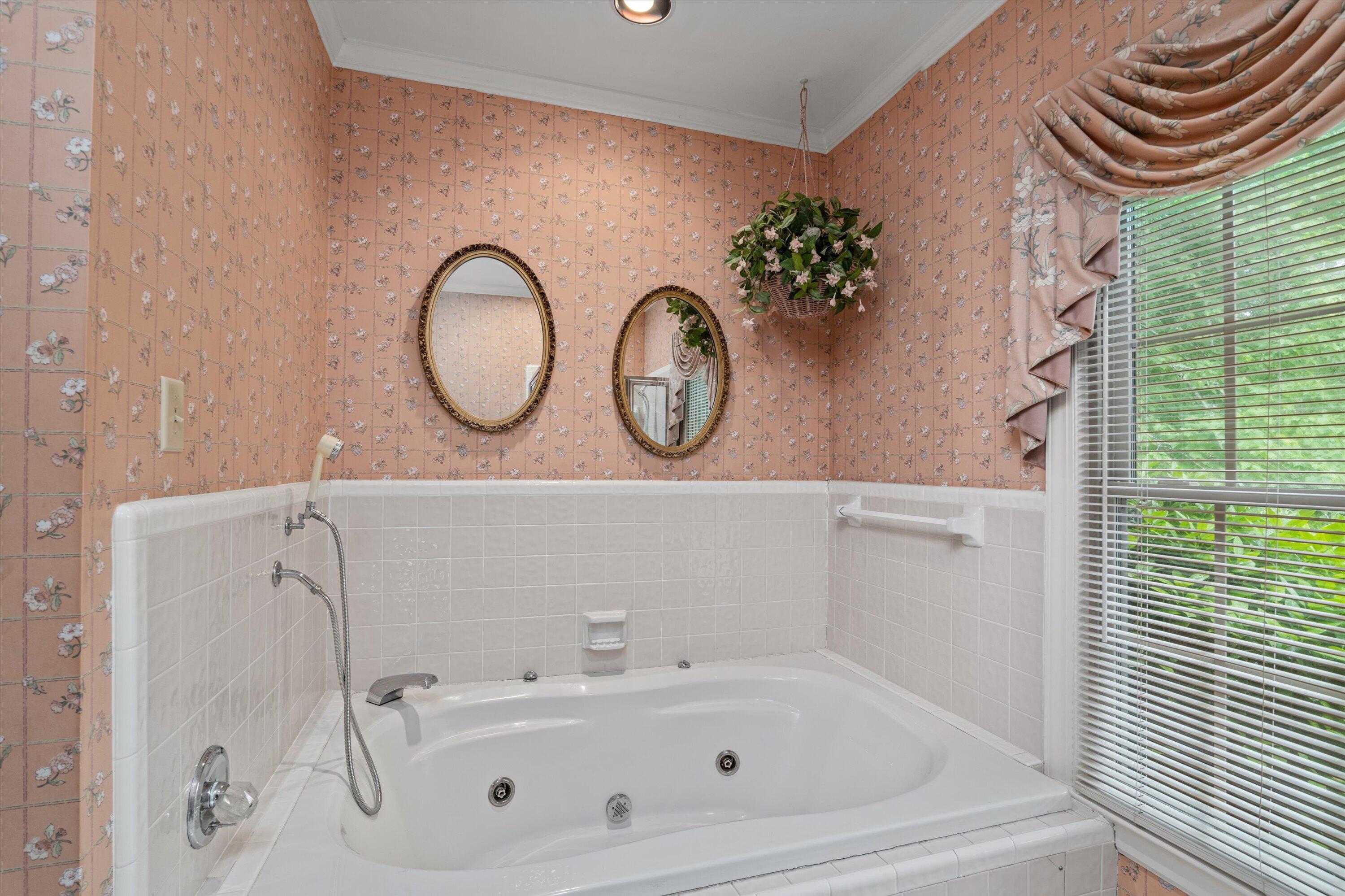714 Jones Creek