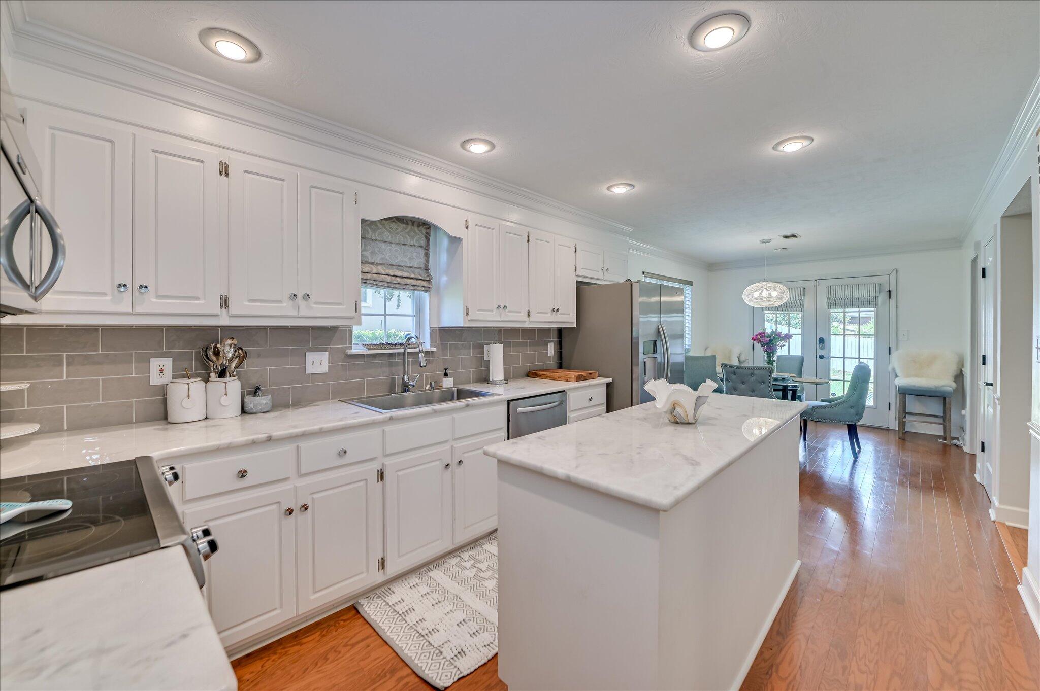 528 Oak Brook Drive