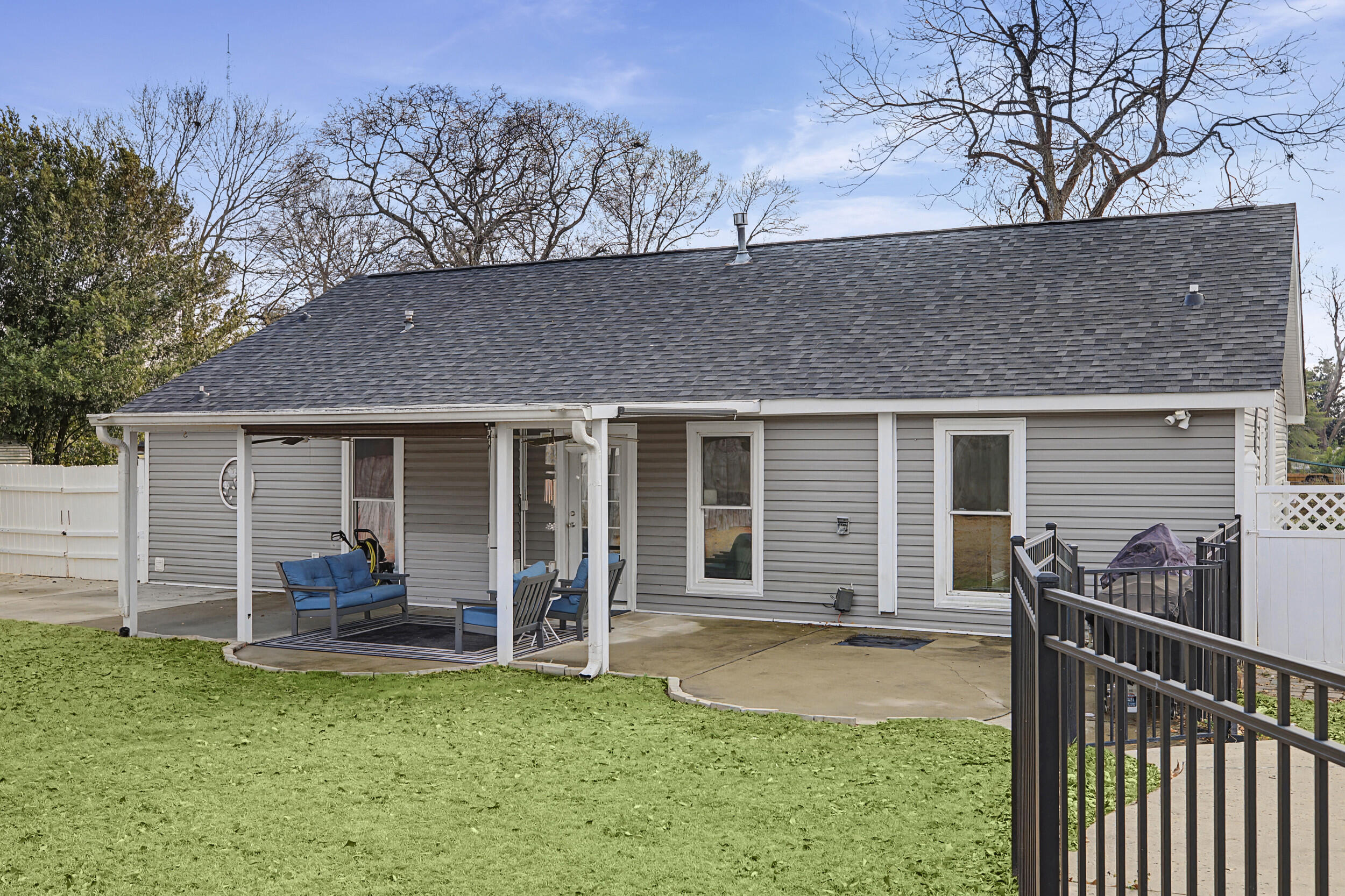 512 Hillcrest Court