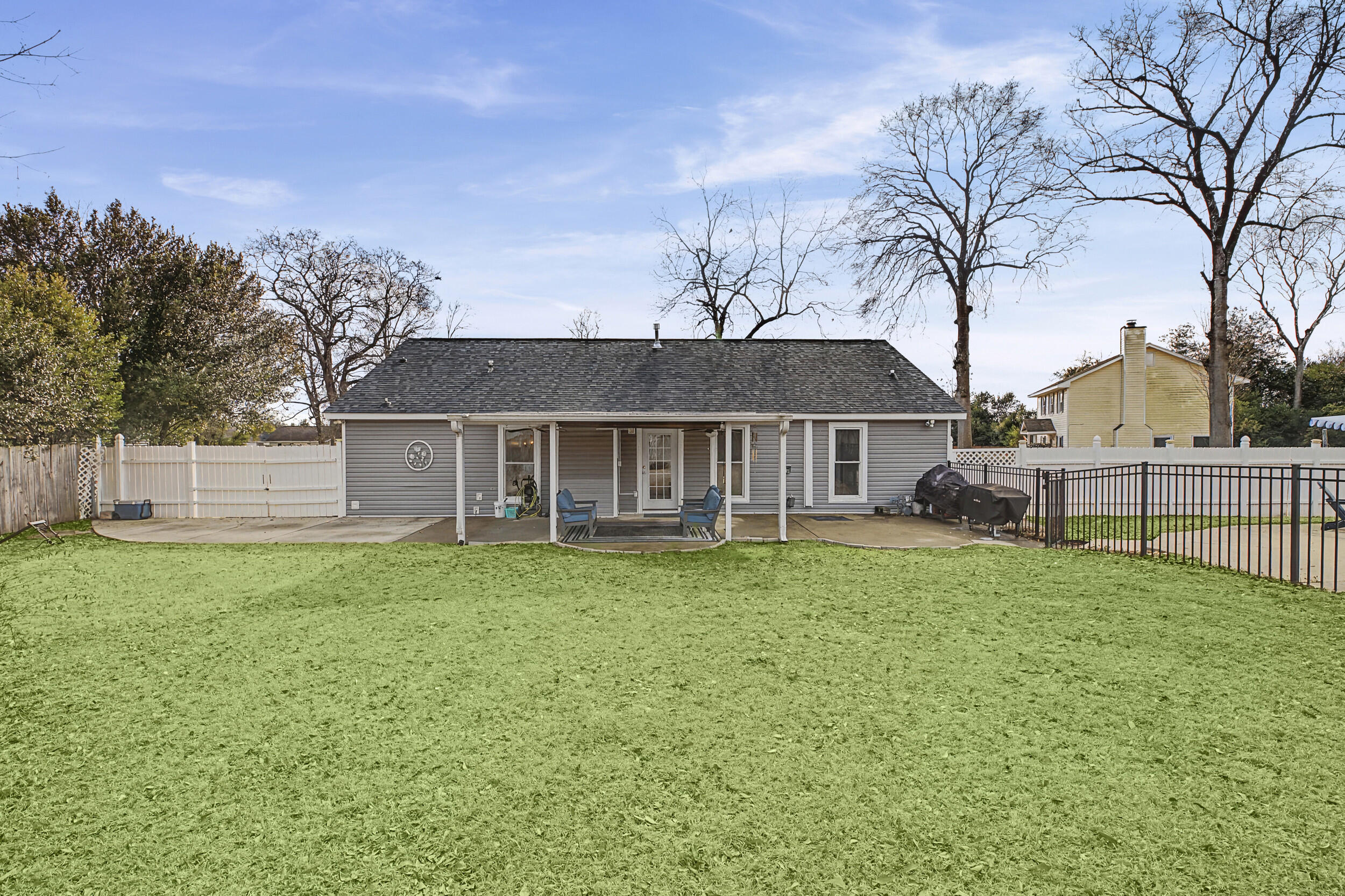 512 Hillcrest Court
