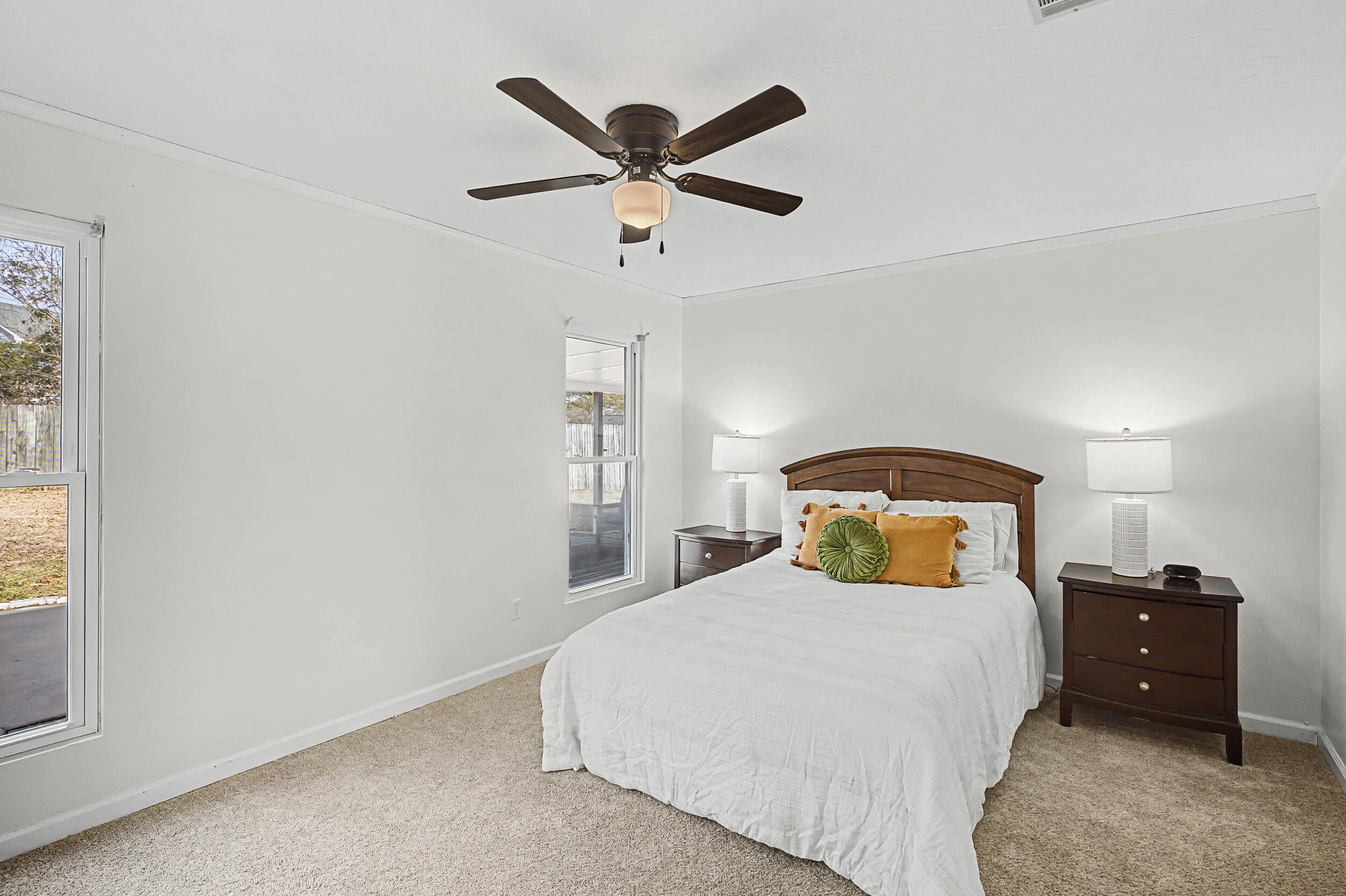 512 Hillcrest Court