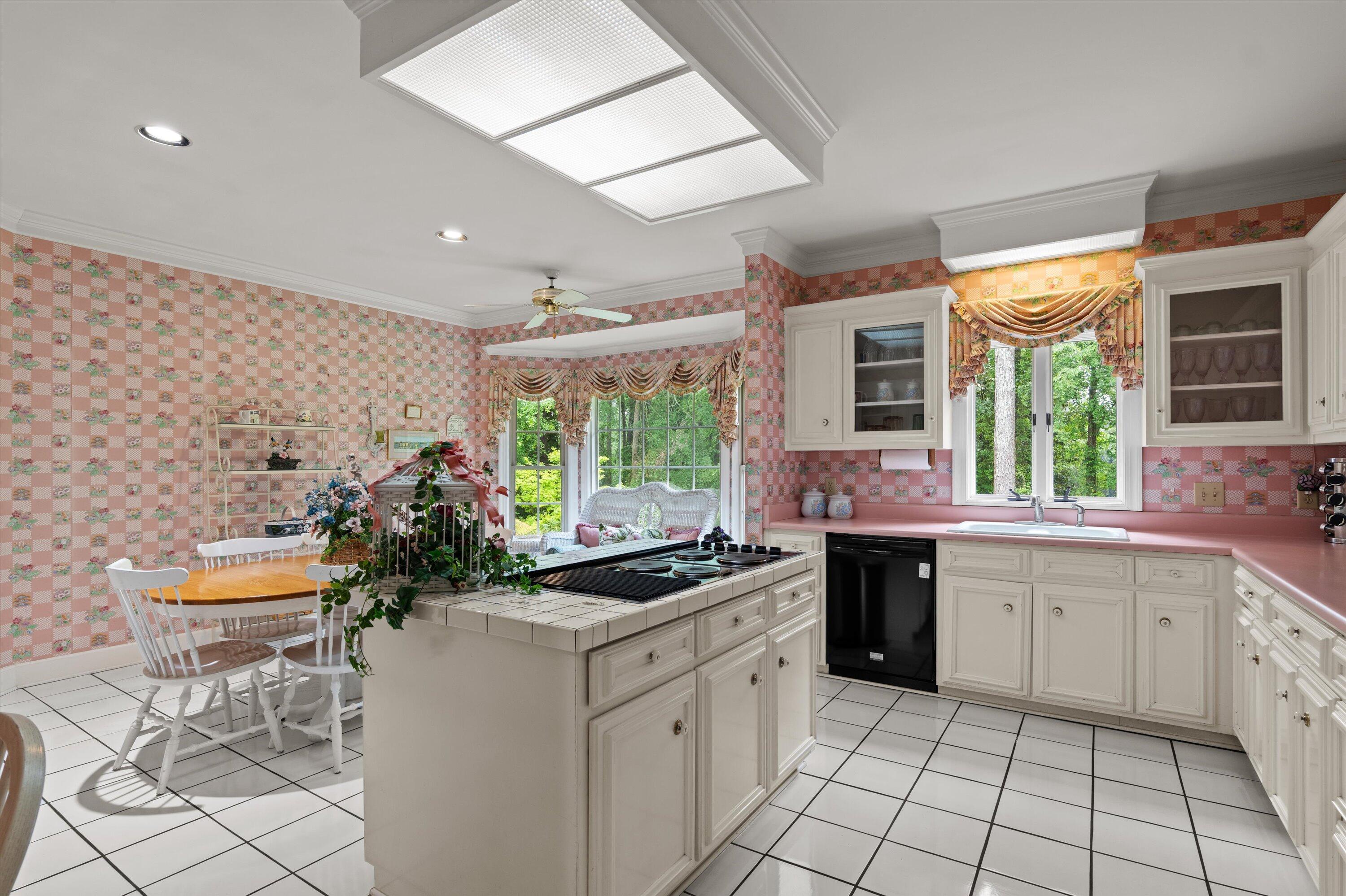 714 Jones Creek