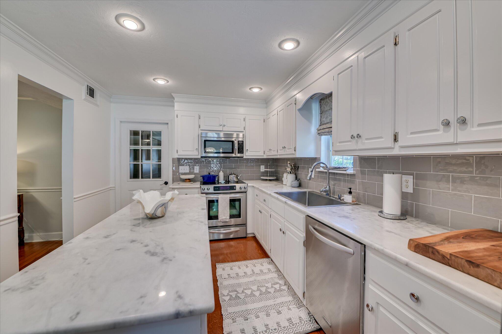 528 Oak Brook Drive