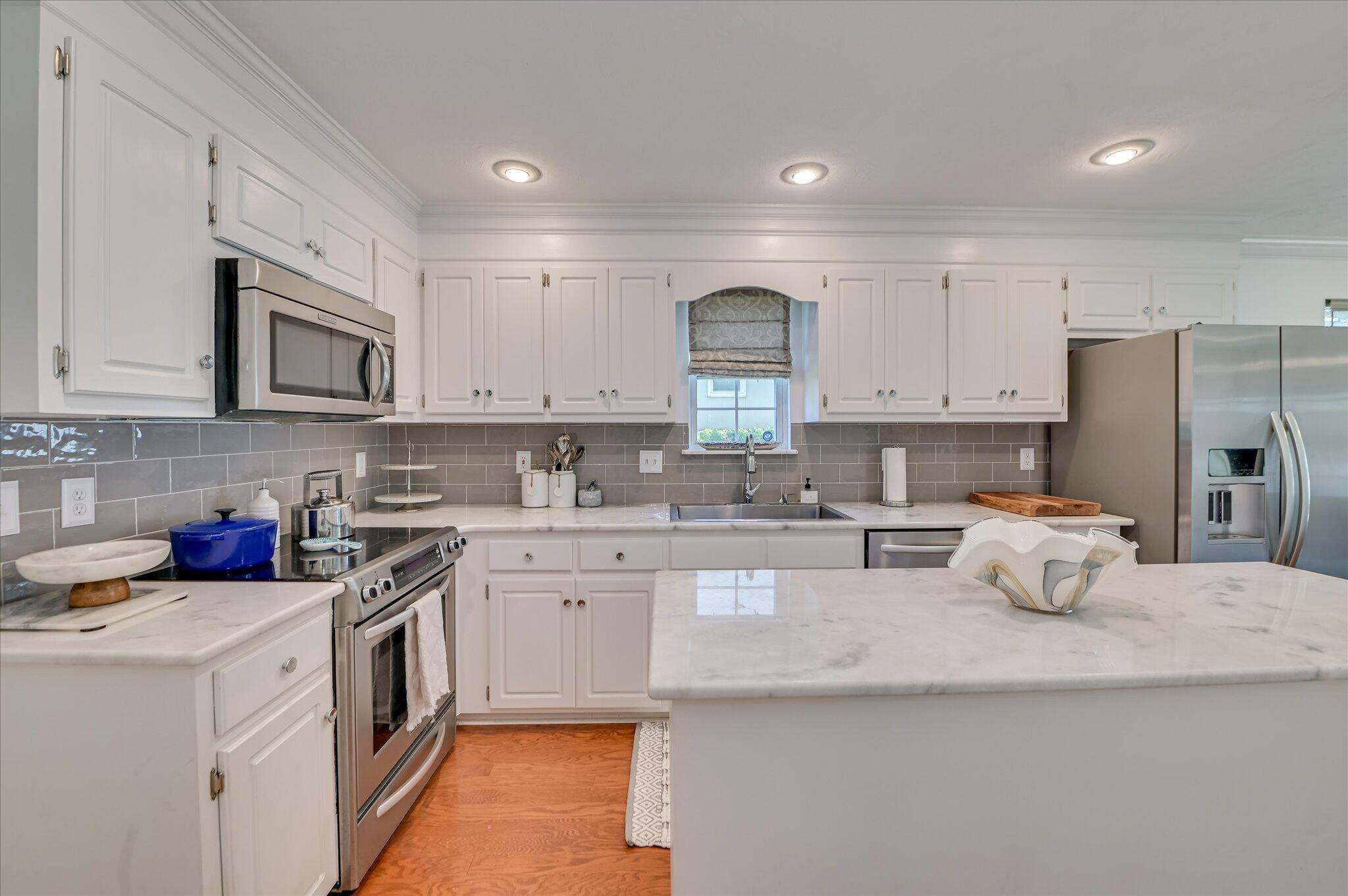 528 Oak Brook Drive