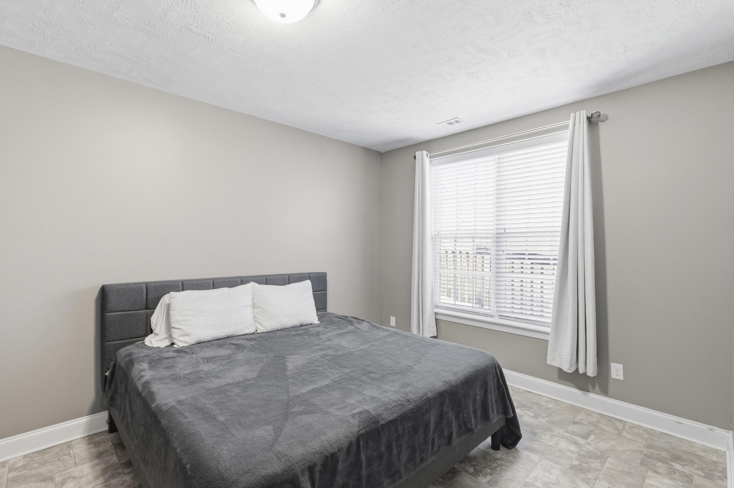 2551 Ravenna Lane