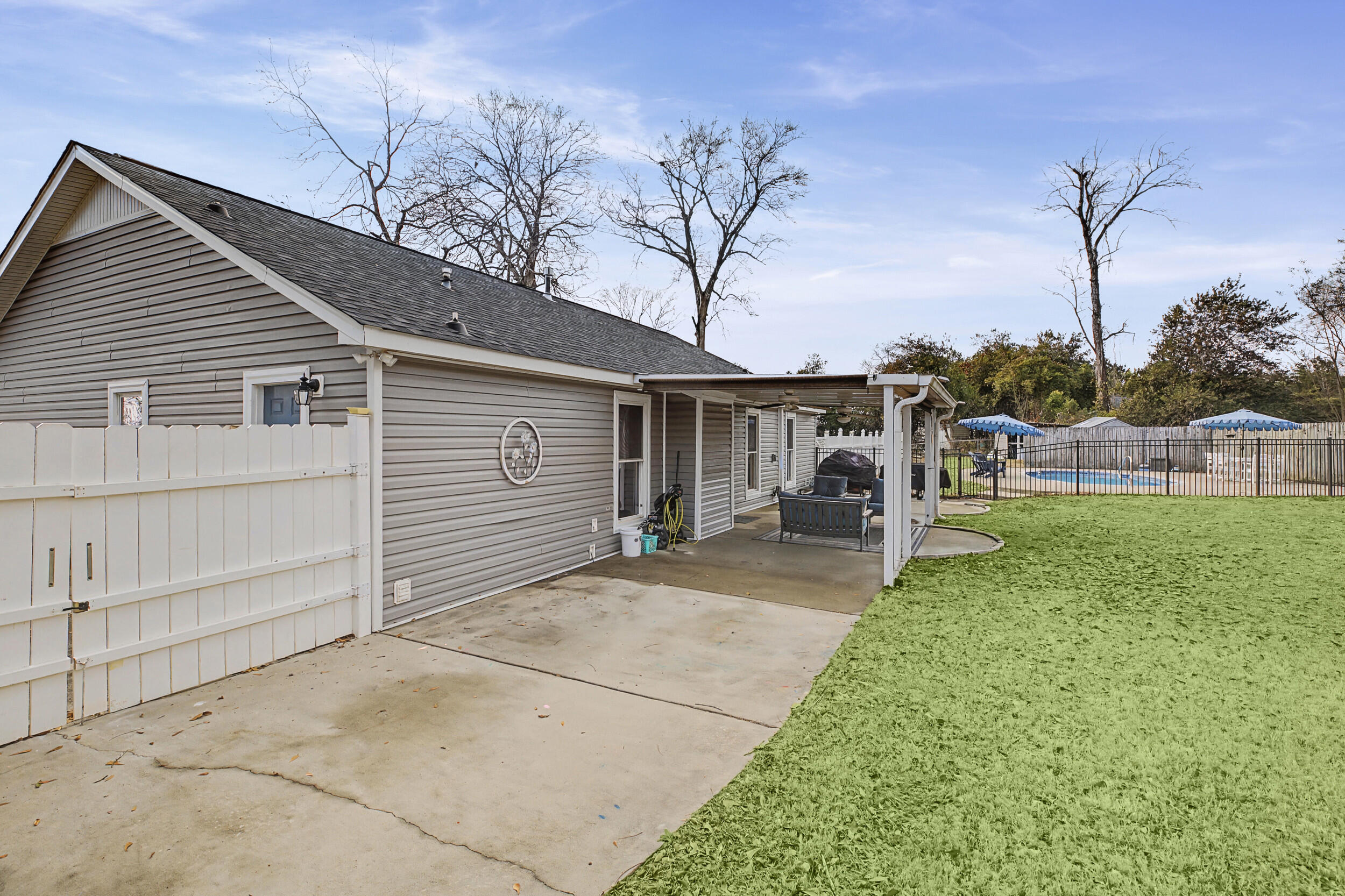 512 Hillcrest Court
