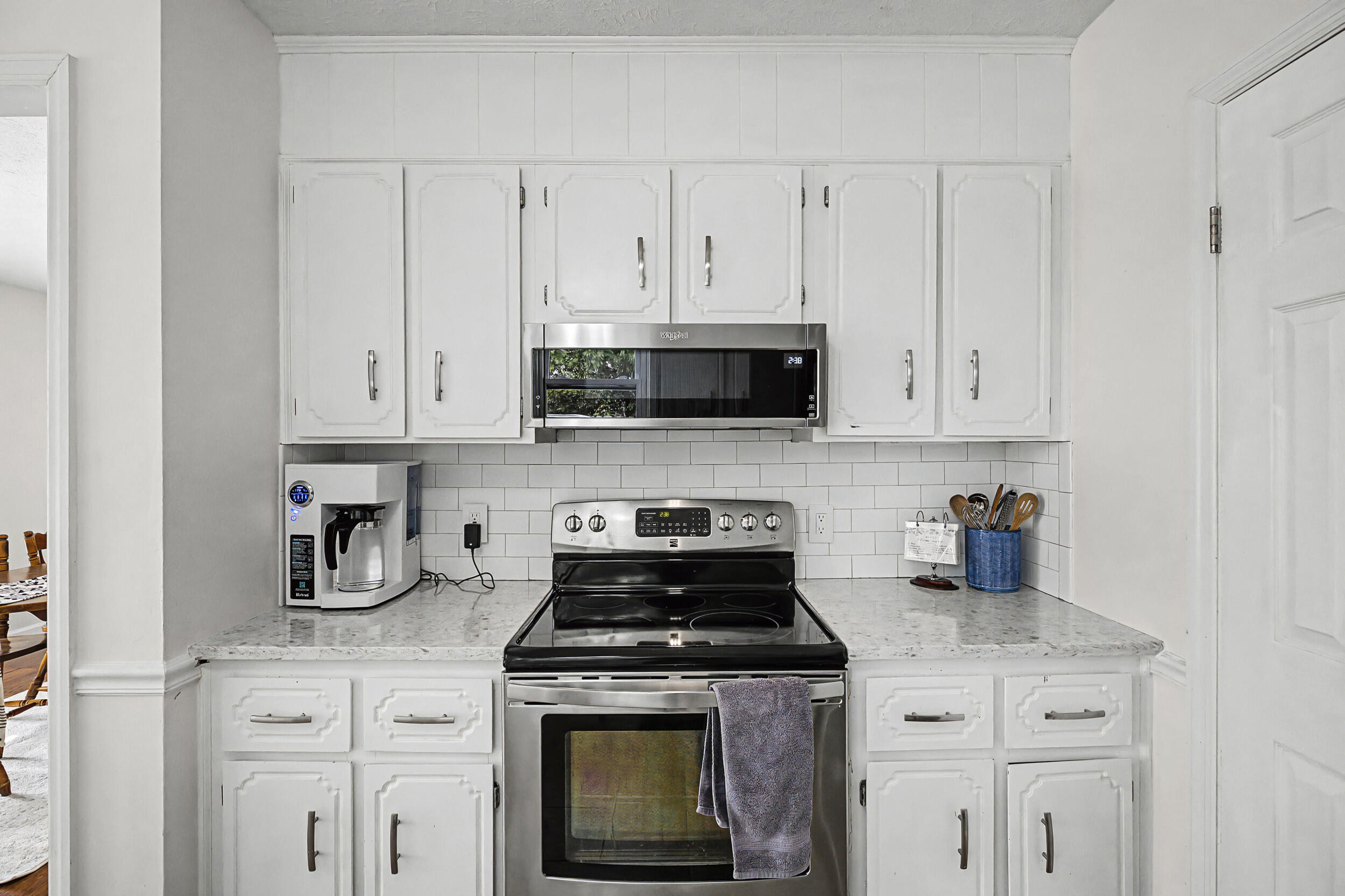 512 Hillcrest Court