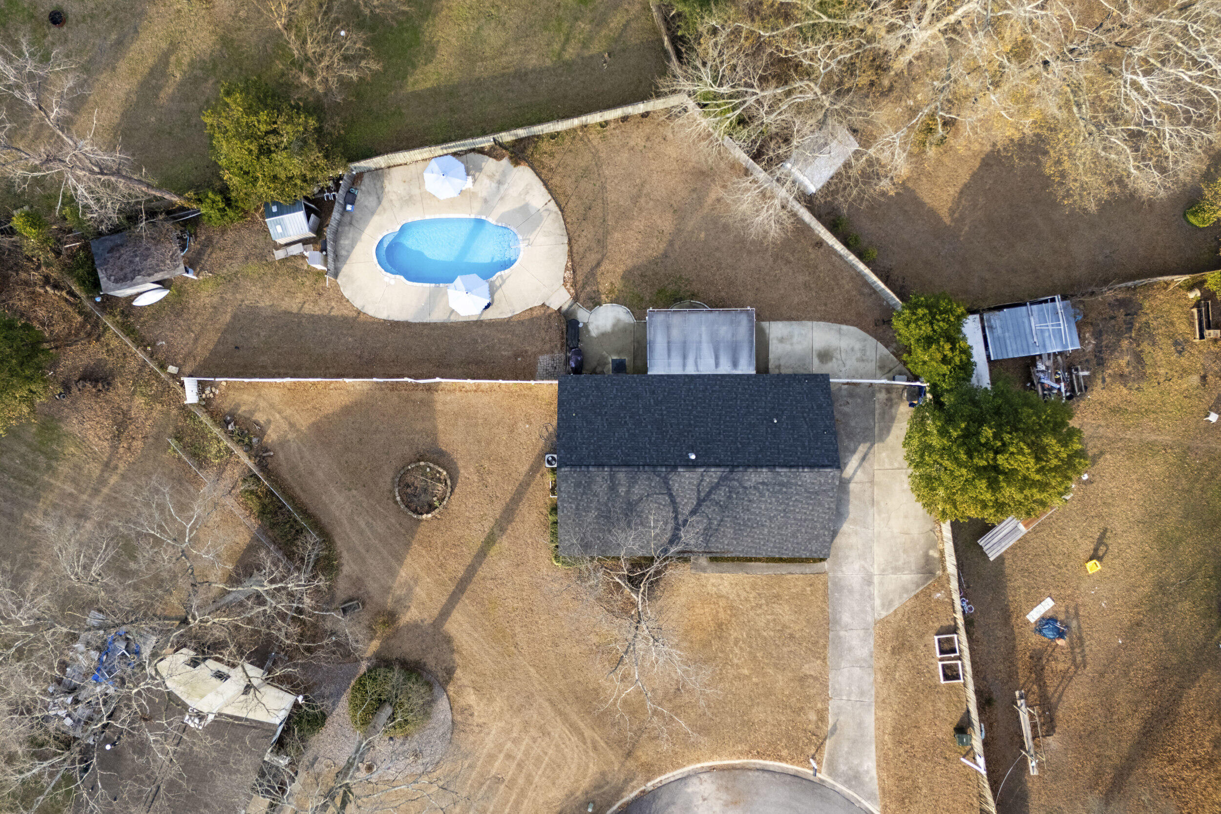 512 Hillcrest Court