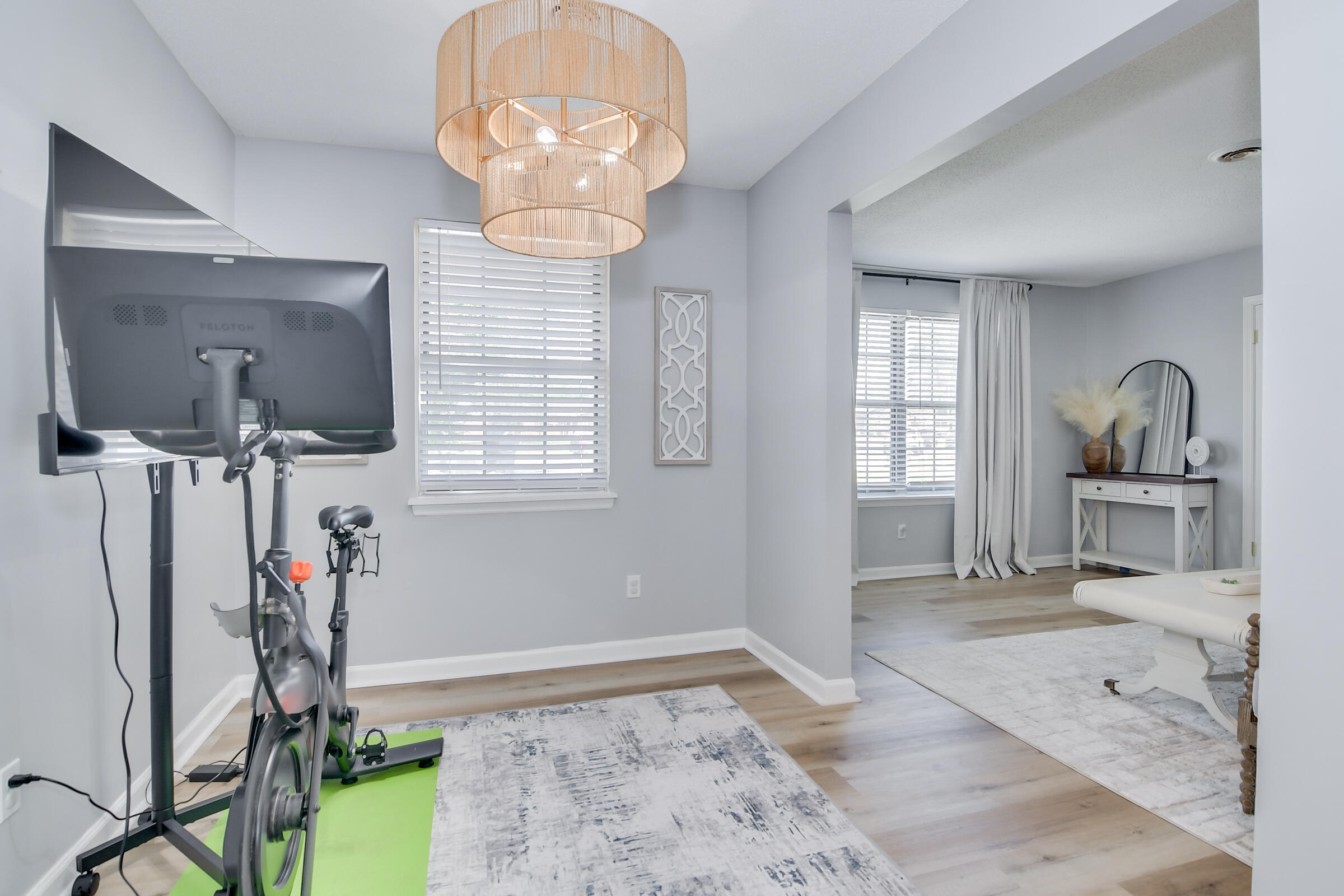 275 Hinman Court