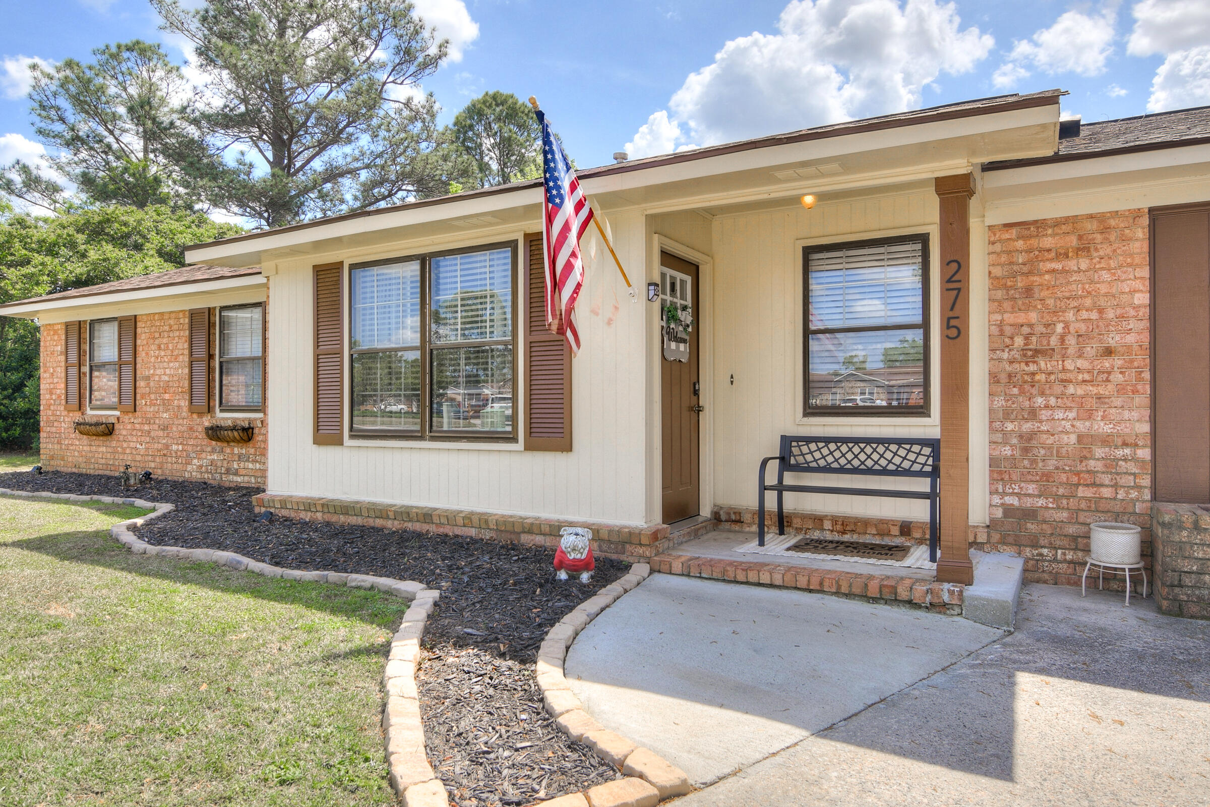 275 Hinman Court