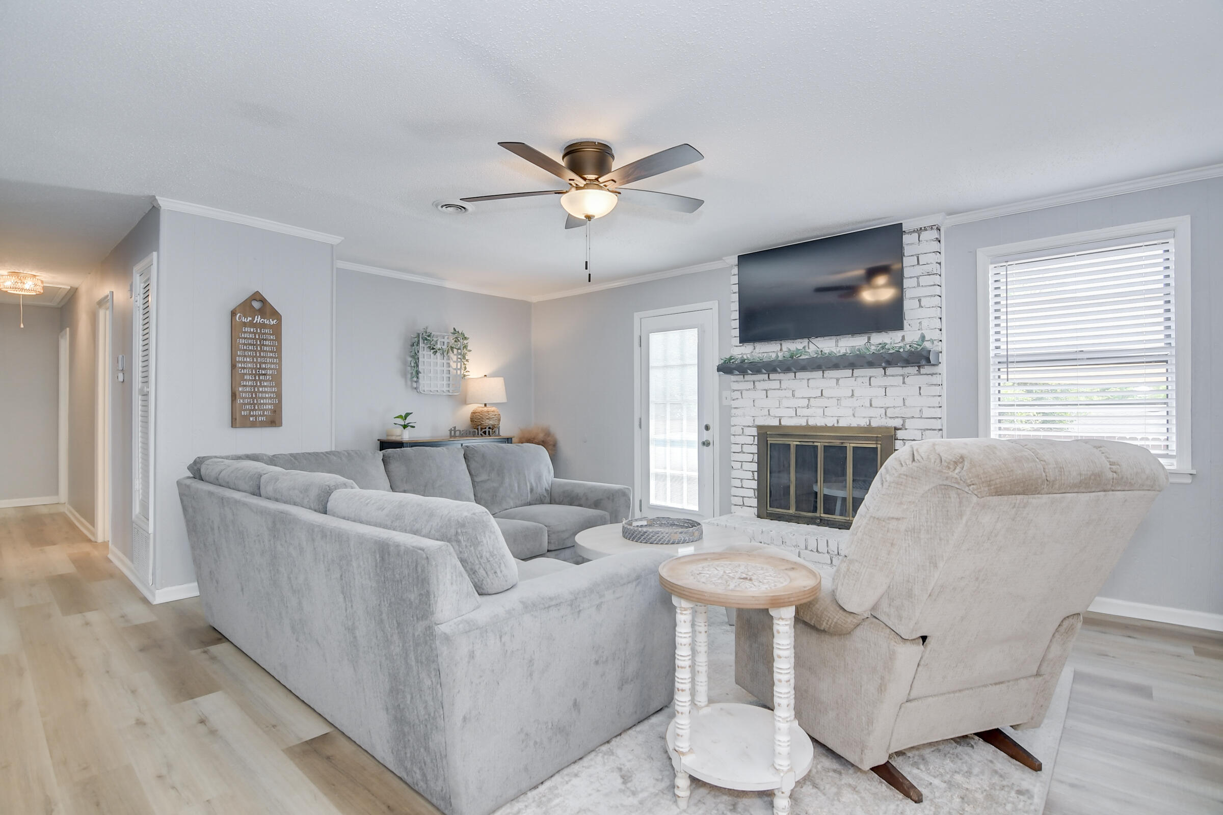 275 Hinman Court