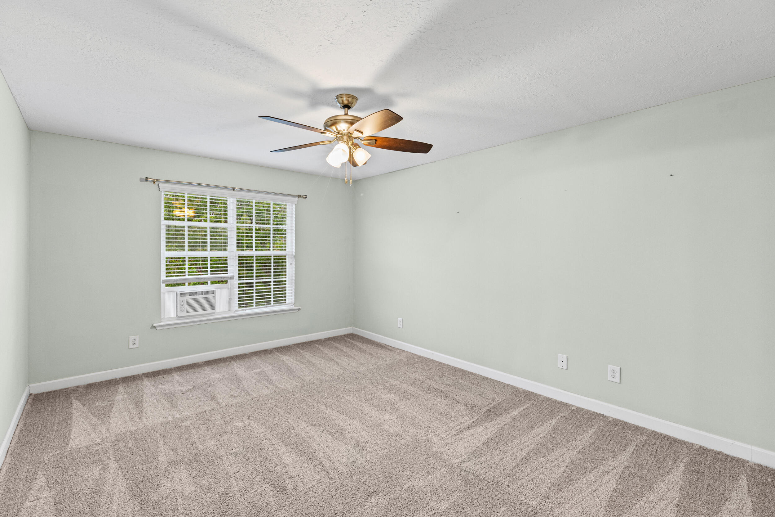 957 Windmill Parkway