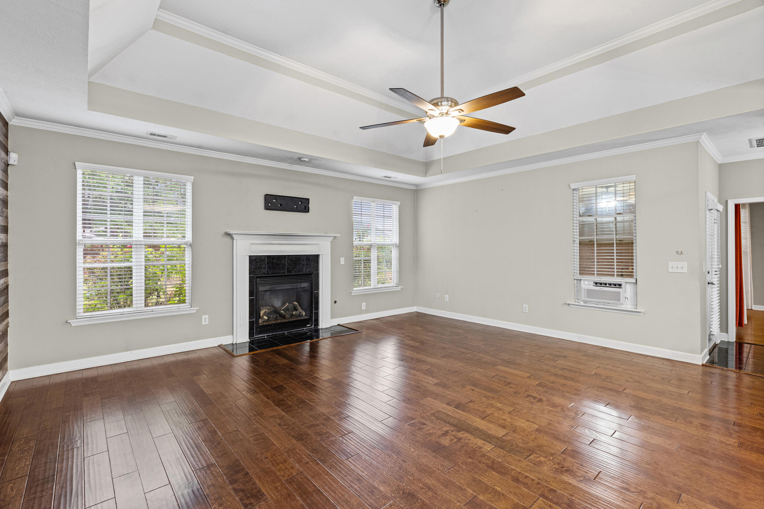 957 Windmill Parkway