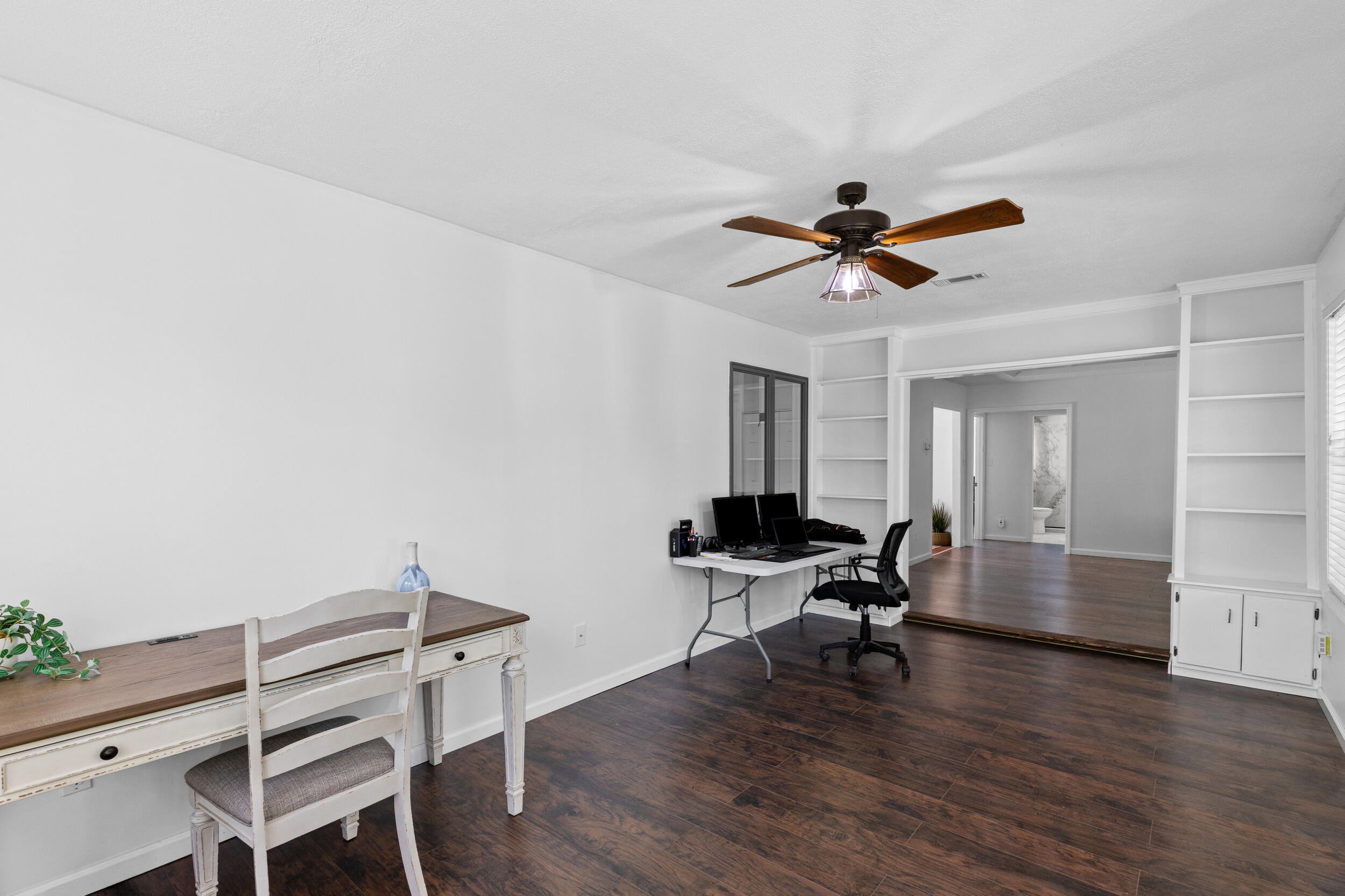 4 E Birkdale Court