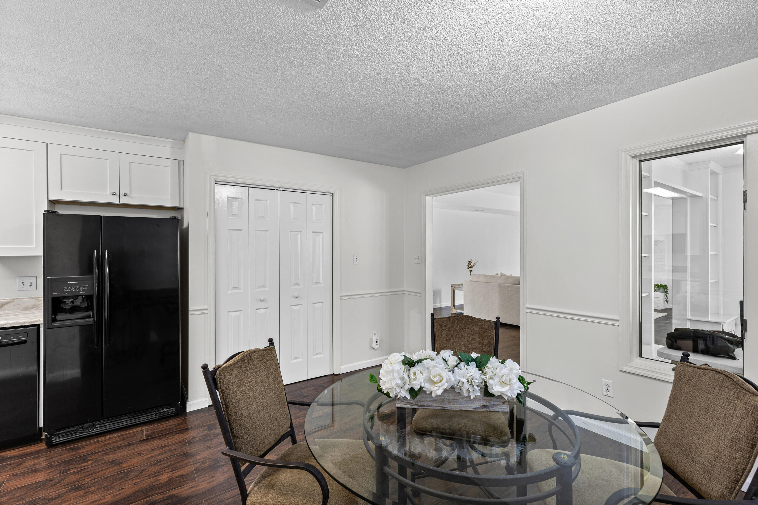 4 E Birkdale Court
