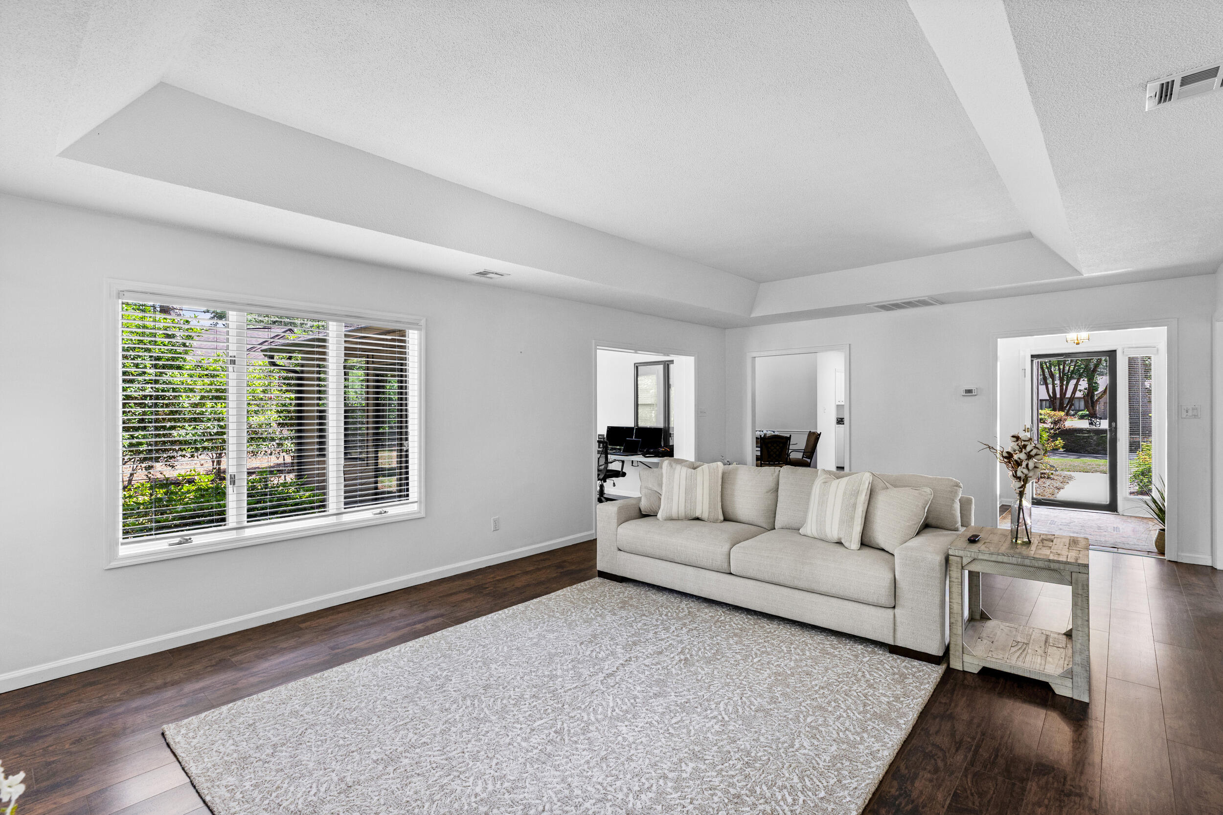 4 E Birkdale Court