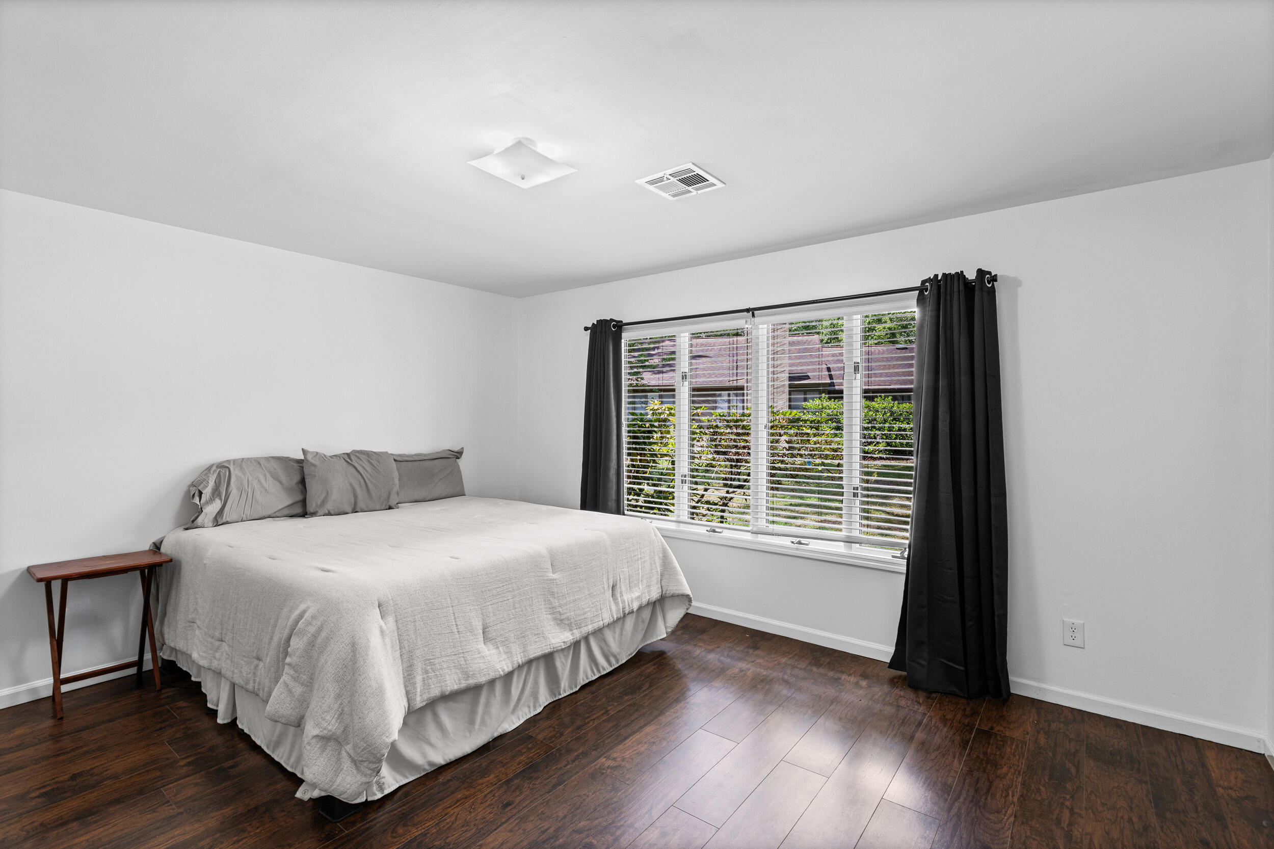 4 E Birkdale Court