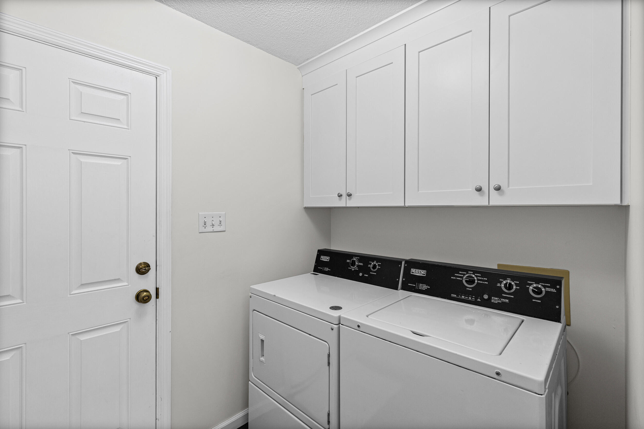 4 E Birkdale Court