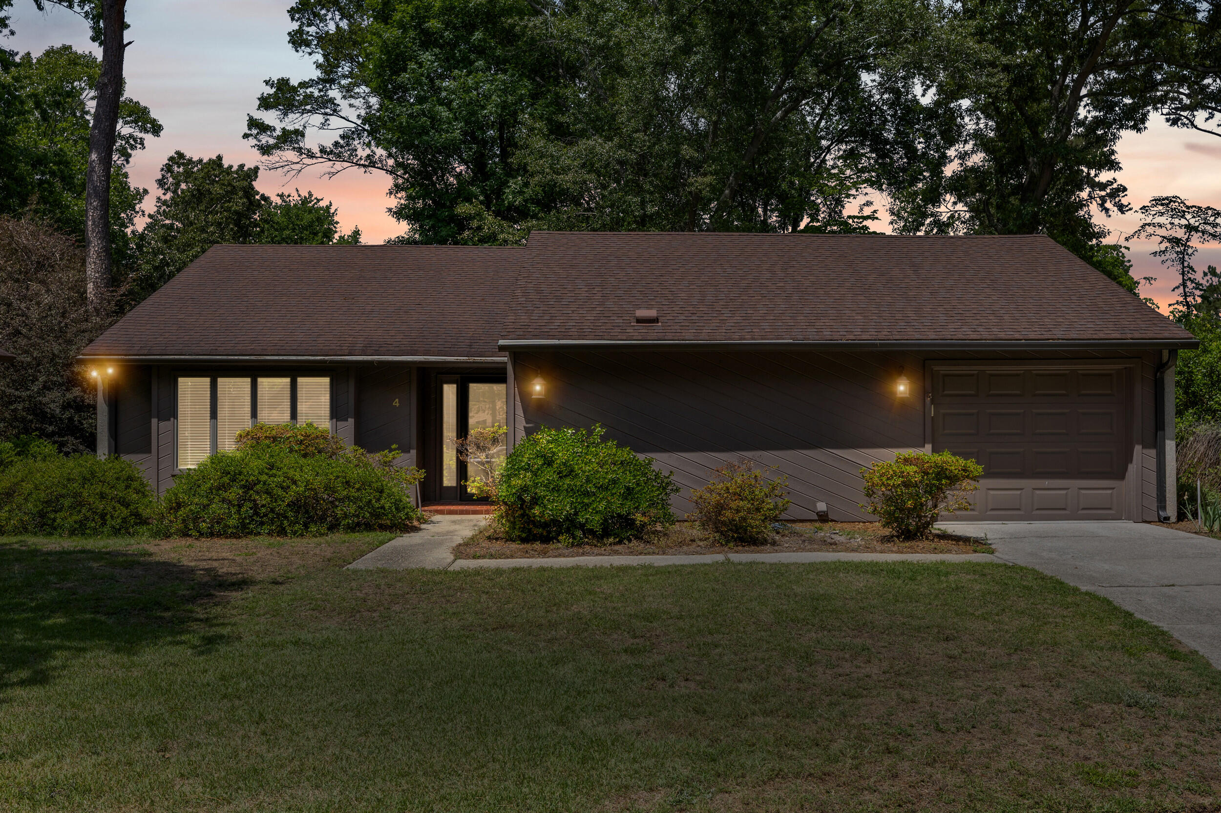 4 E Birkdale Court