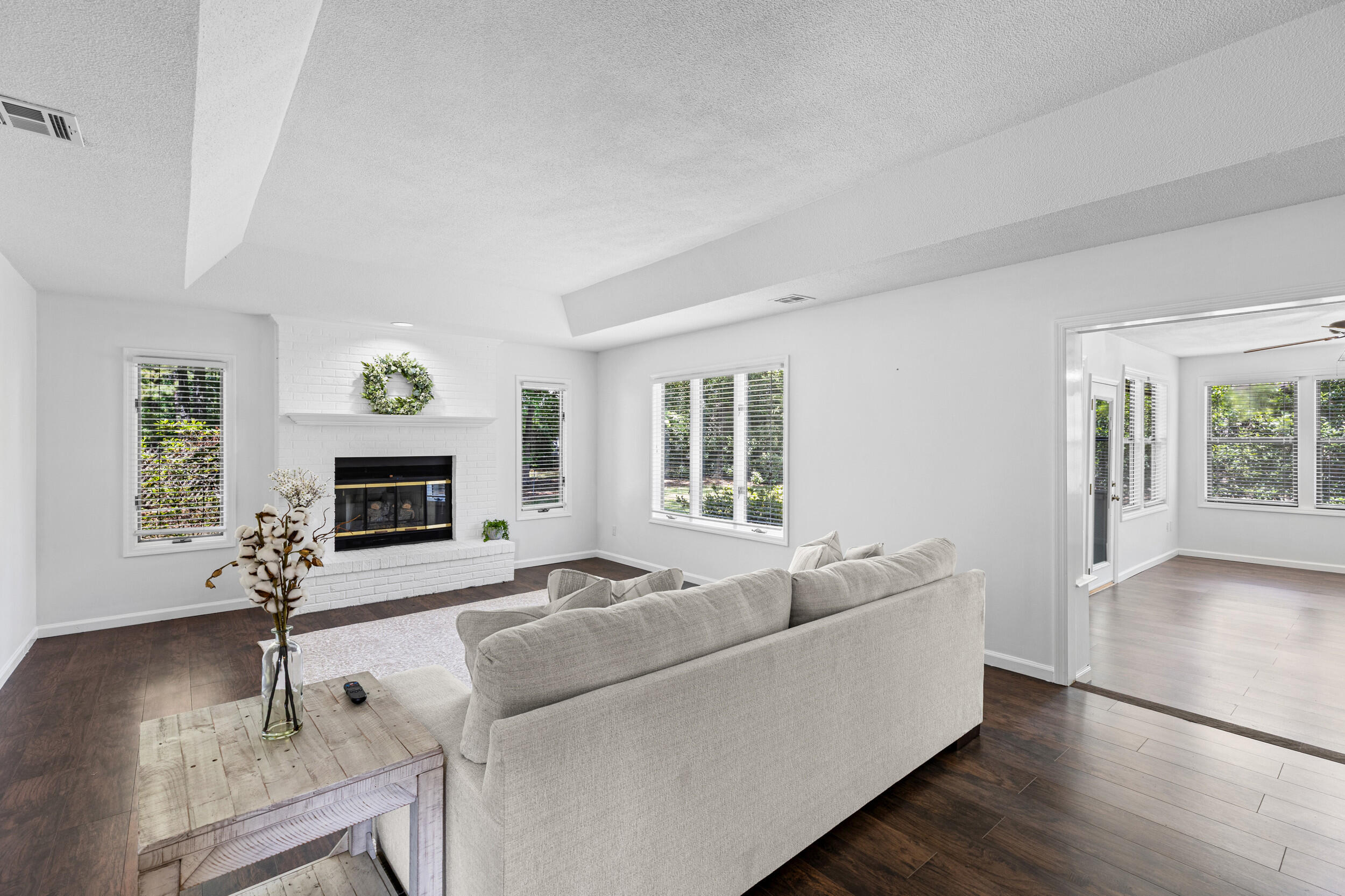 4 E Birkdale Court