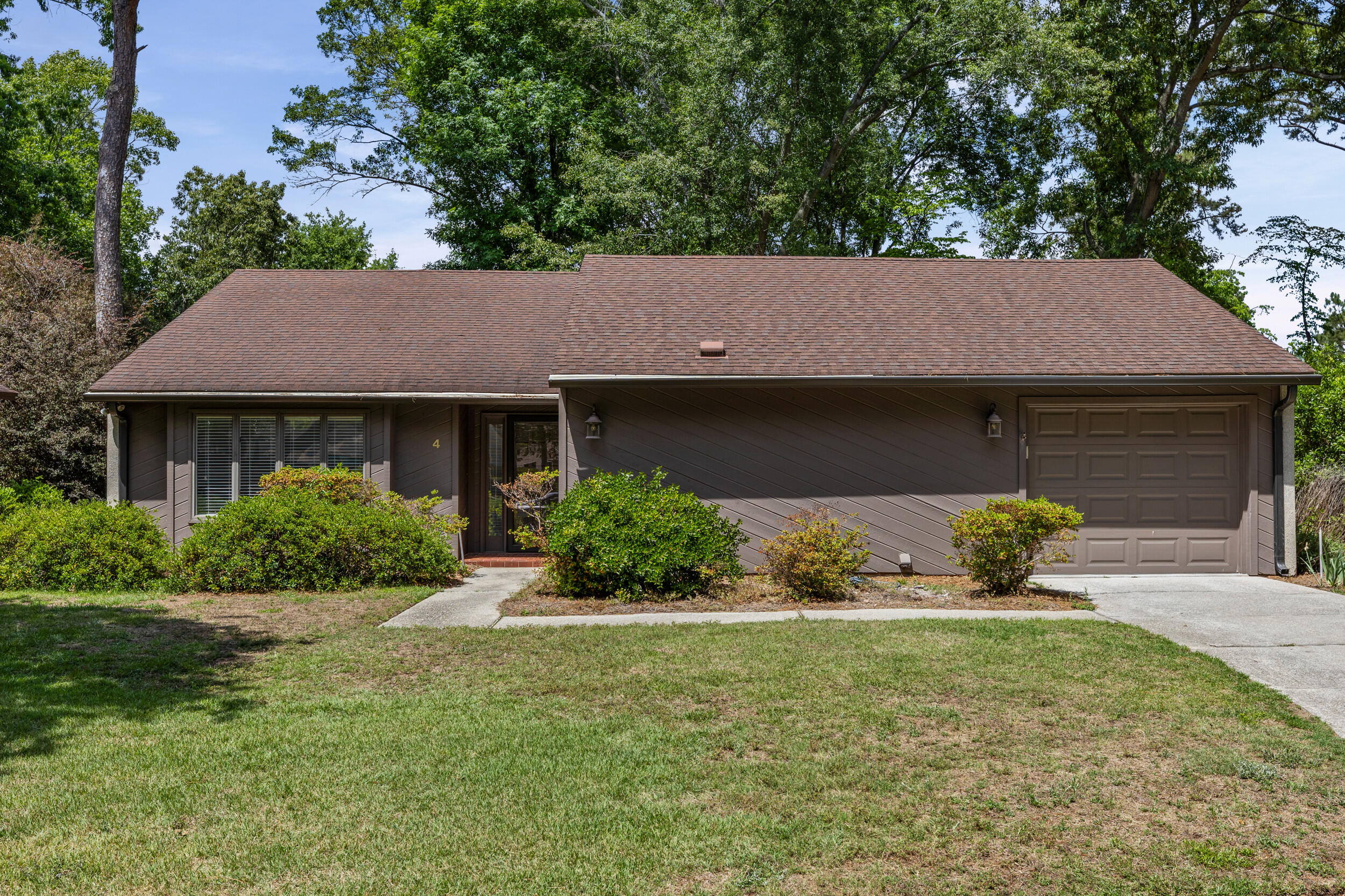 4 E Birkdale Court