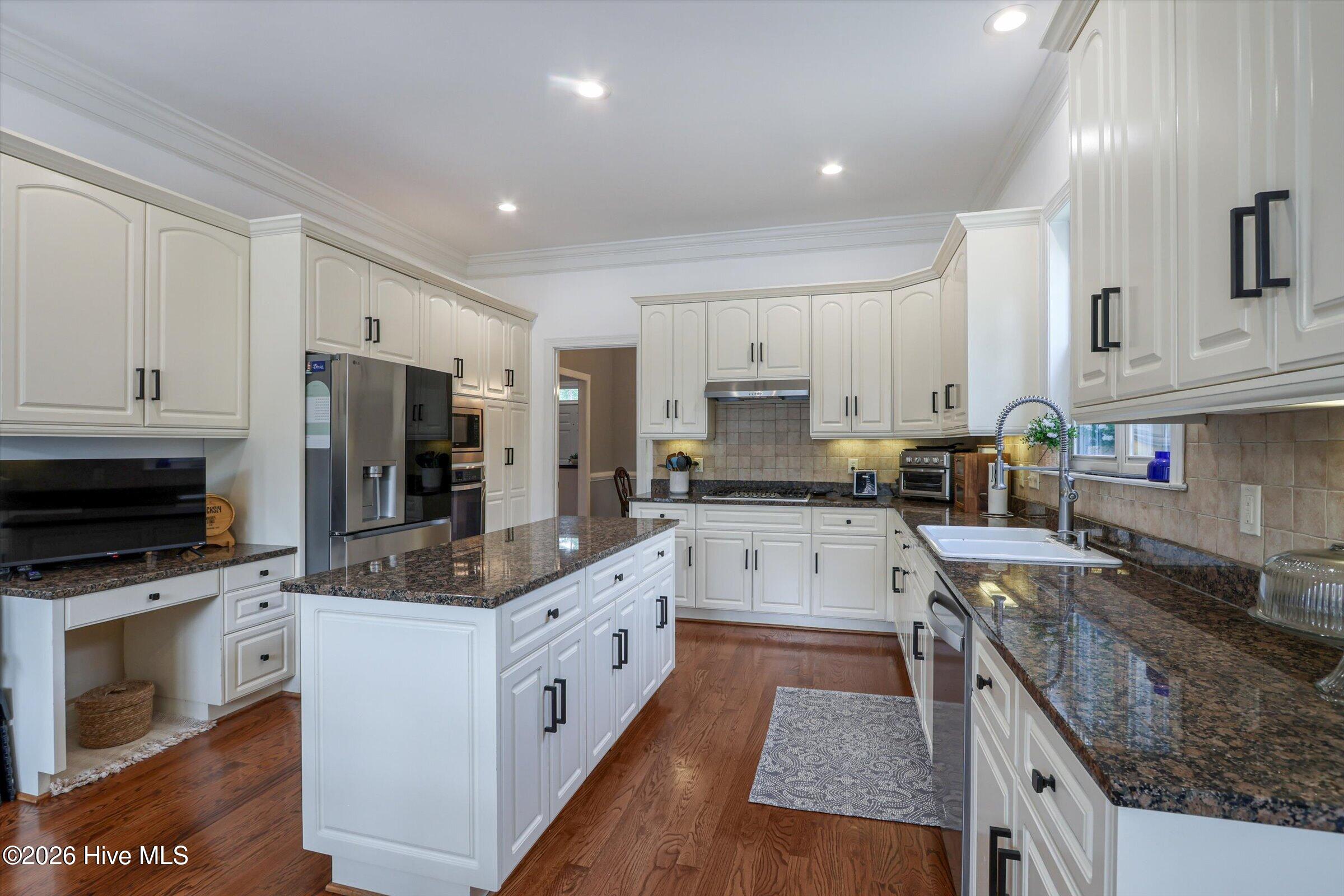 3483 Greenway Drive