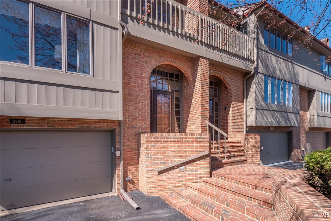 2916 Parkview Circle