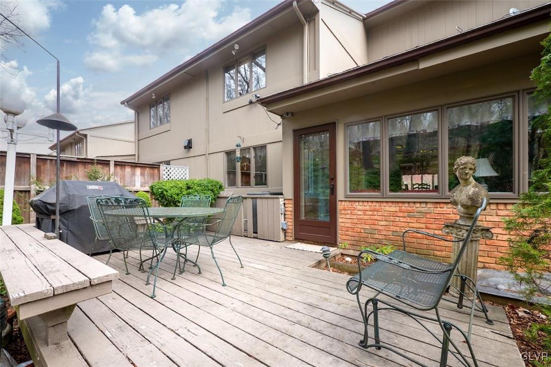2916 Parkview Circle