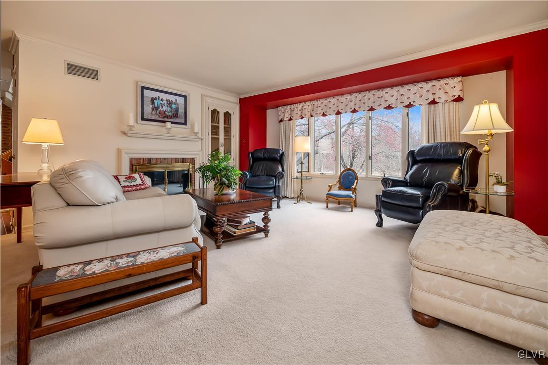 2916 Parkview Circle