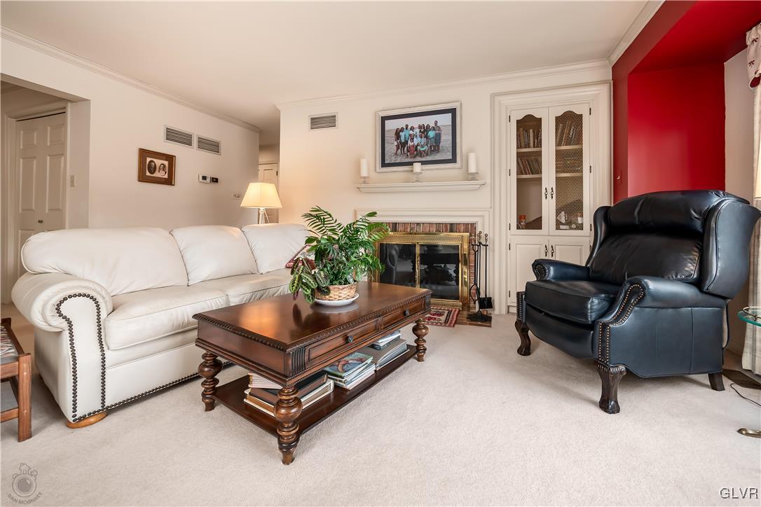 2916 Parkview Circle