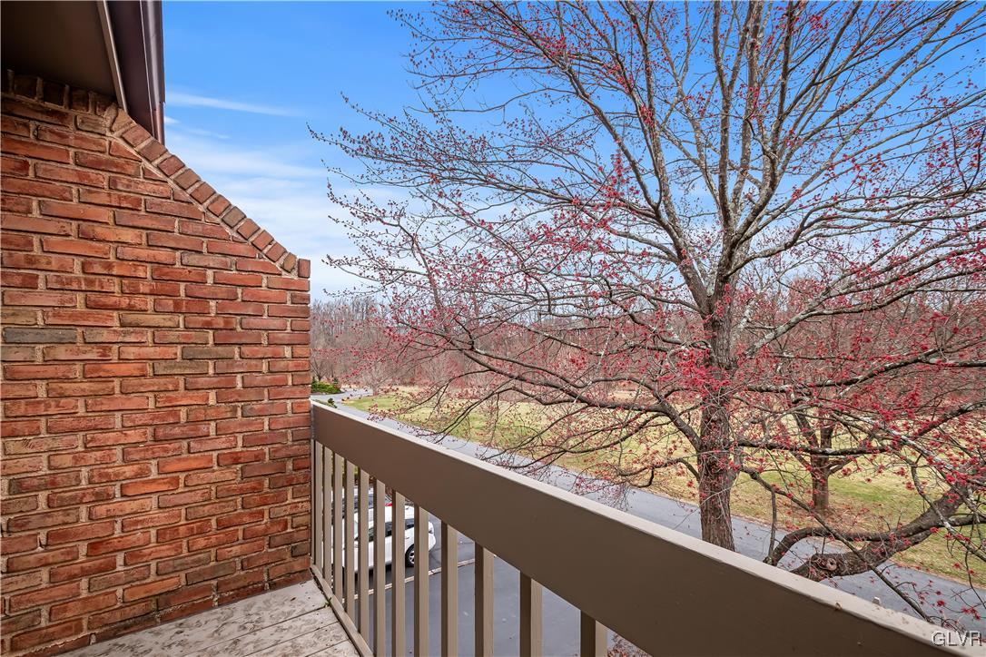 2916 Parkview Circle