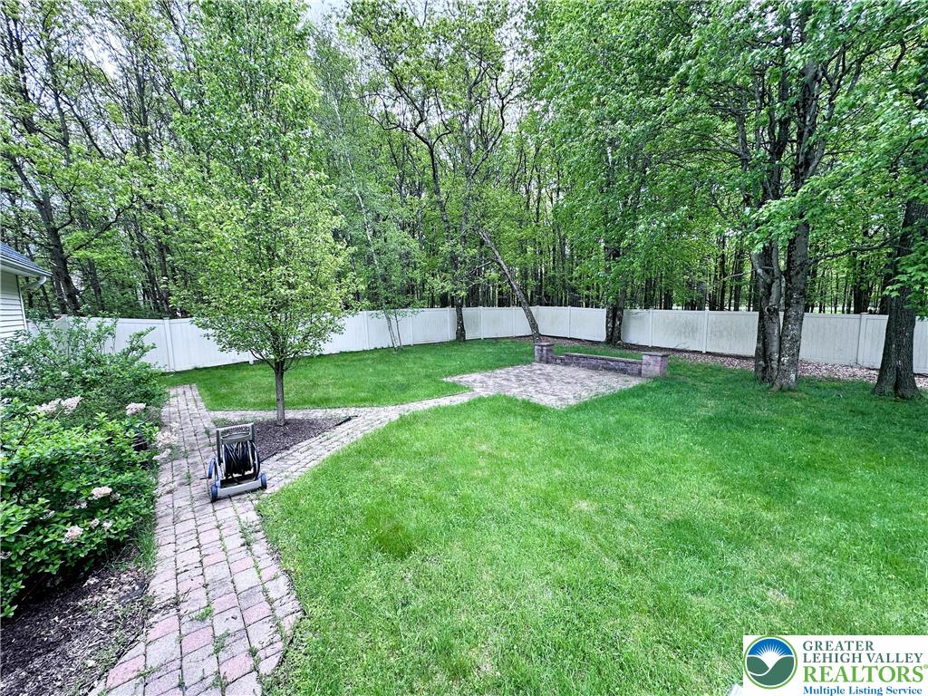 1156 Glade Drive