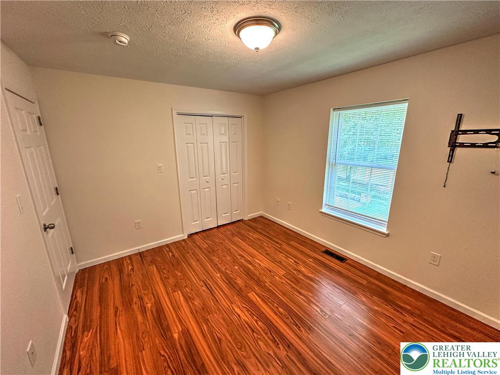 1156 Glade Drive