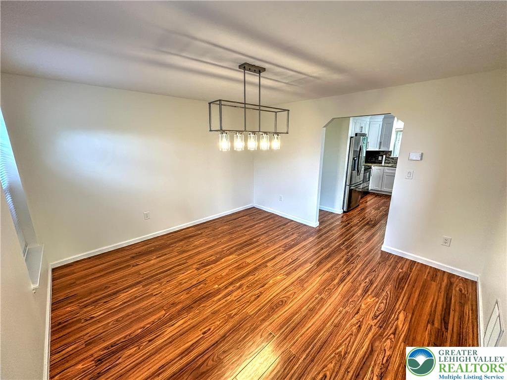 1156 Glade Drive