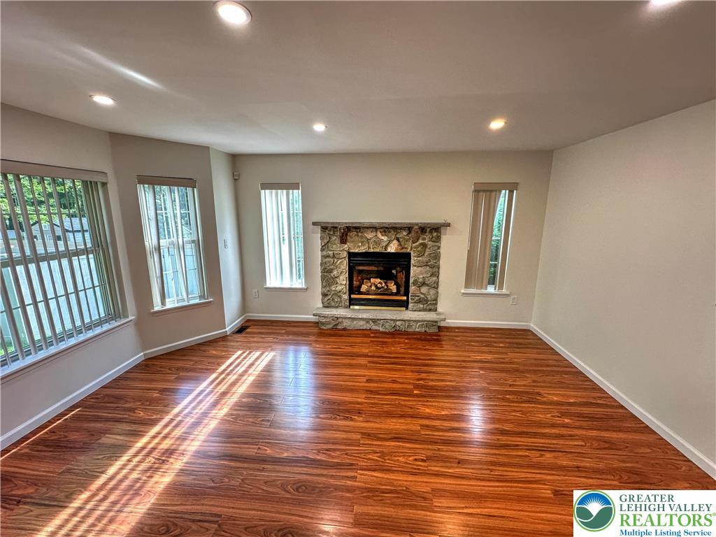 1156 Glade Drive
