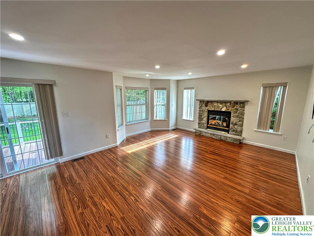 1156 Glade Drive
