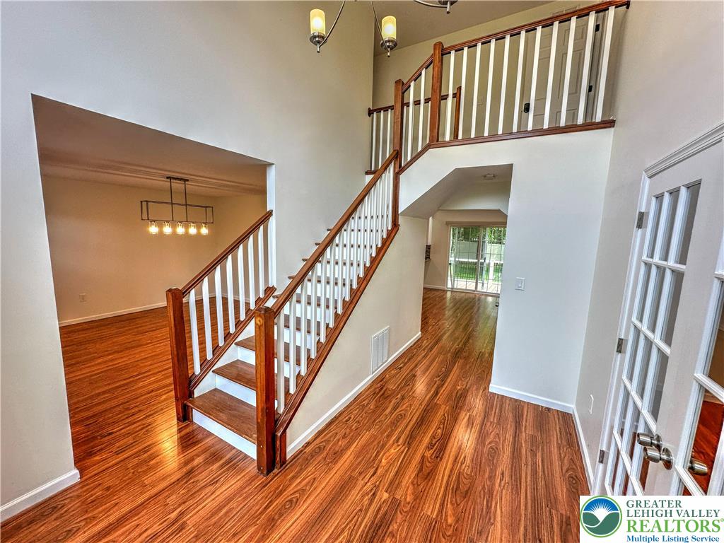 1156 Glade Drive