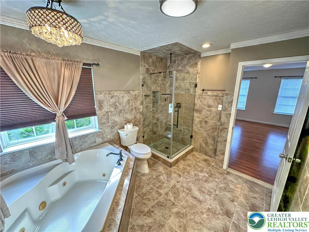 1156 Glade Drive