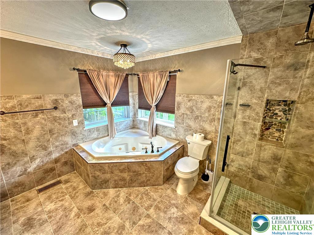 1156 Glade Drive