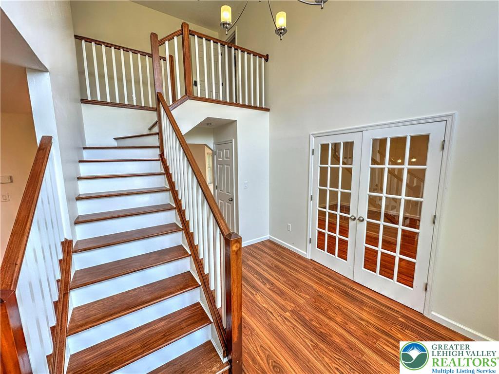 1156 Glade Drive