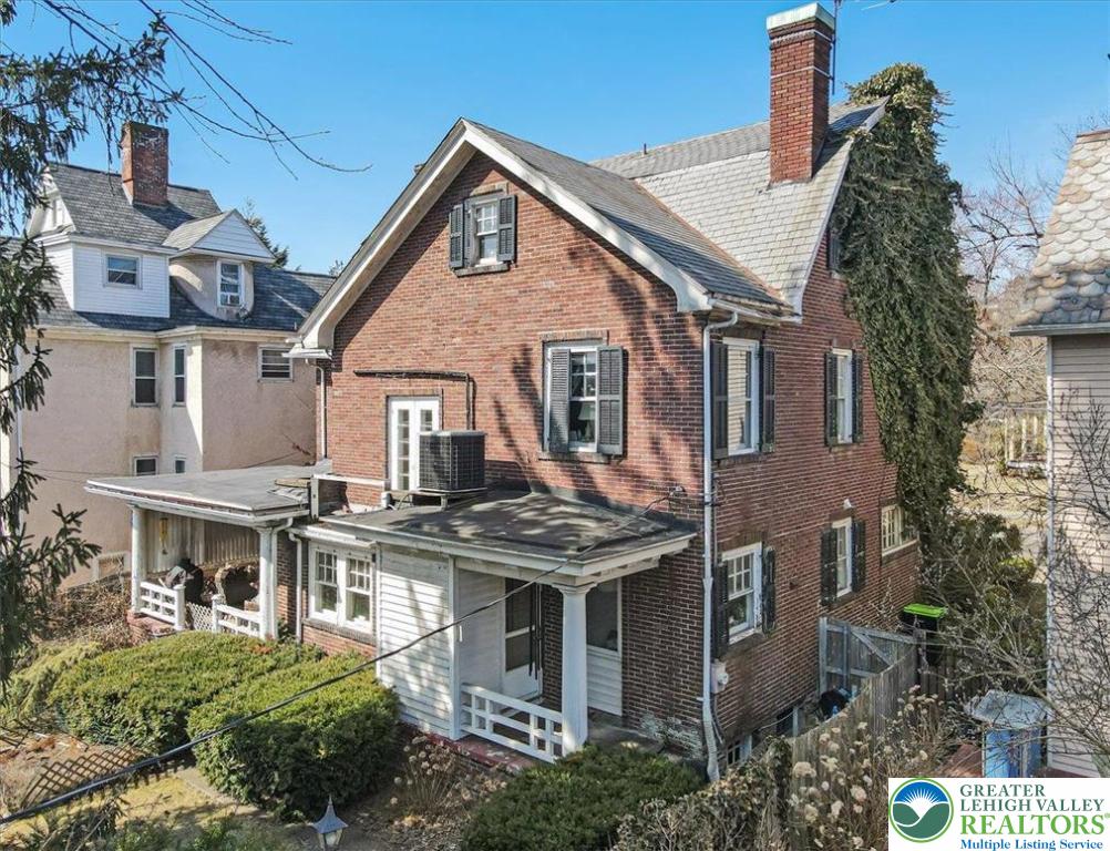 607 Thomas Street