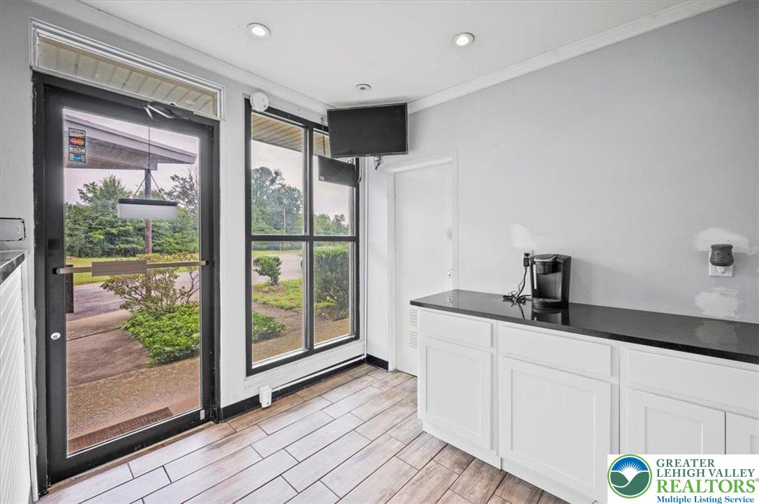 1058 Hausman Road