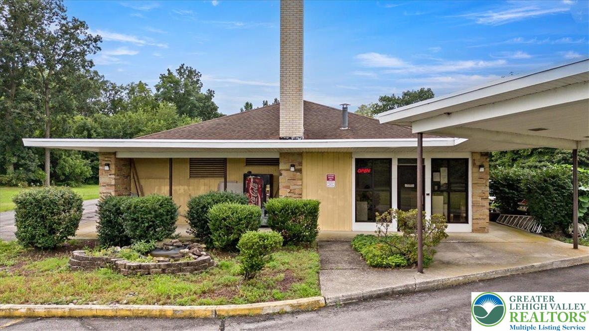 1058 Hausman Road