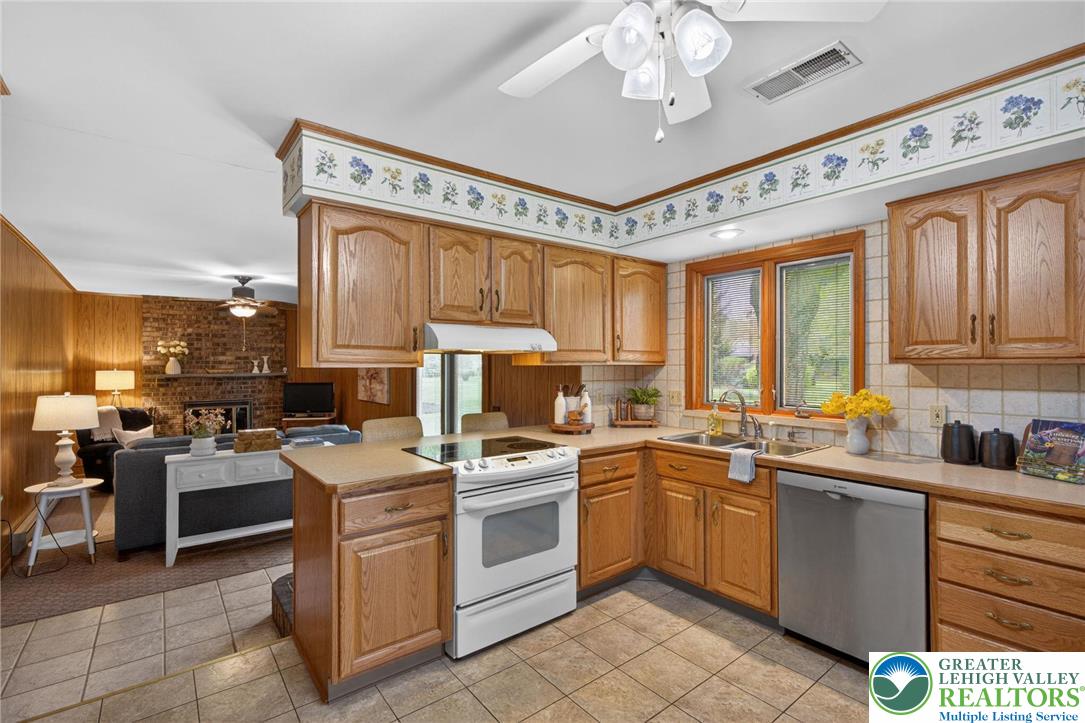 1524 Magnolia Drive